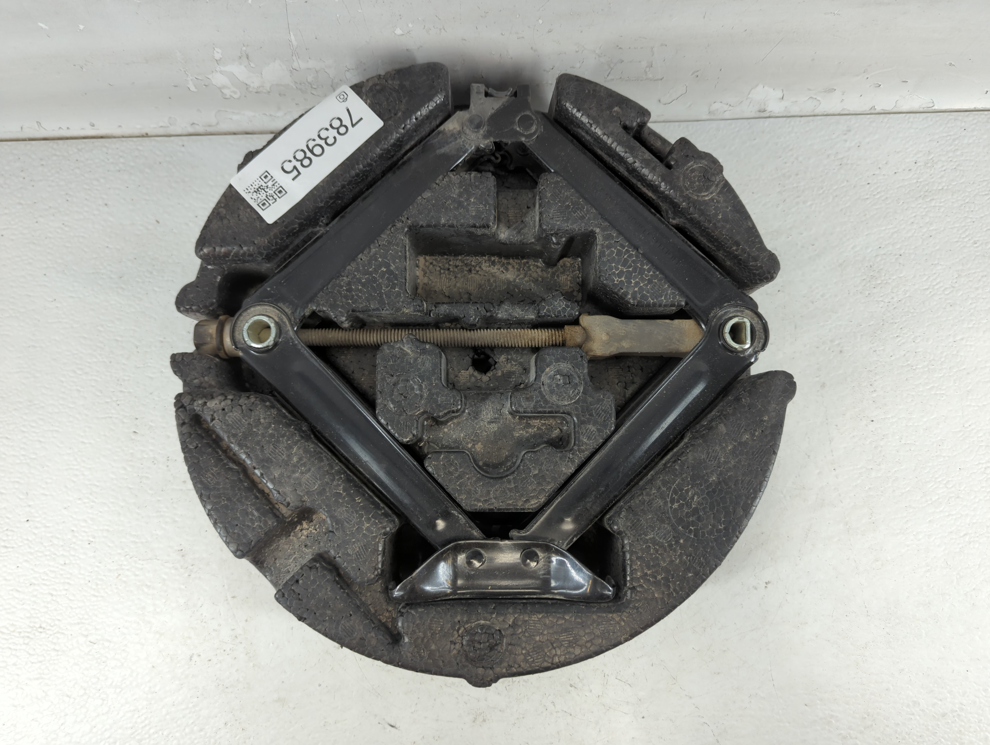 2015 Chevrolet Cruze Spare Scissor Car Jack 783985 - Oemusedautoparts1.com
