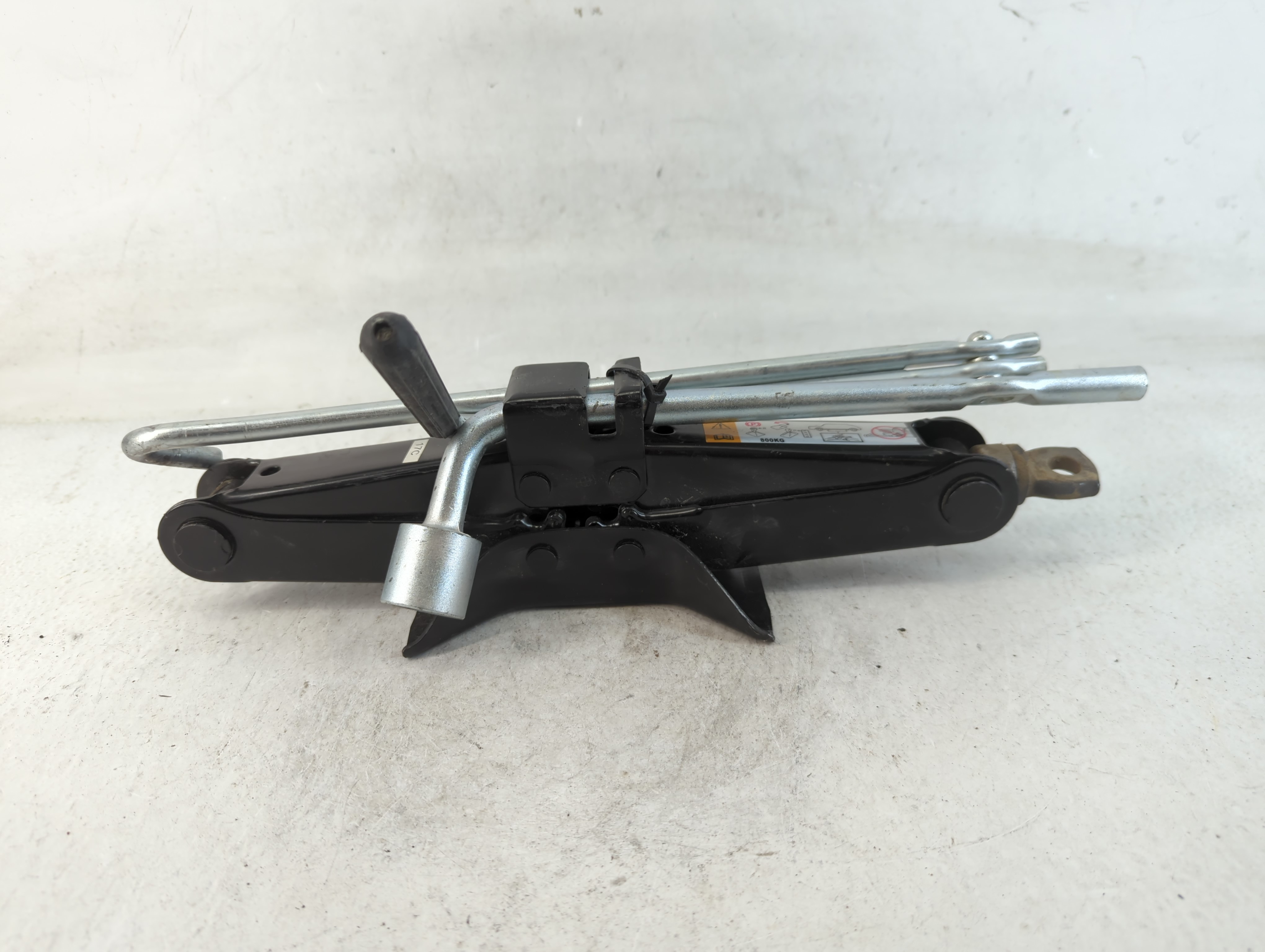 Picture of 2018 Mazda 3 Spare Scissor Car Jack 783989