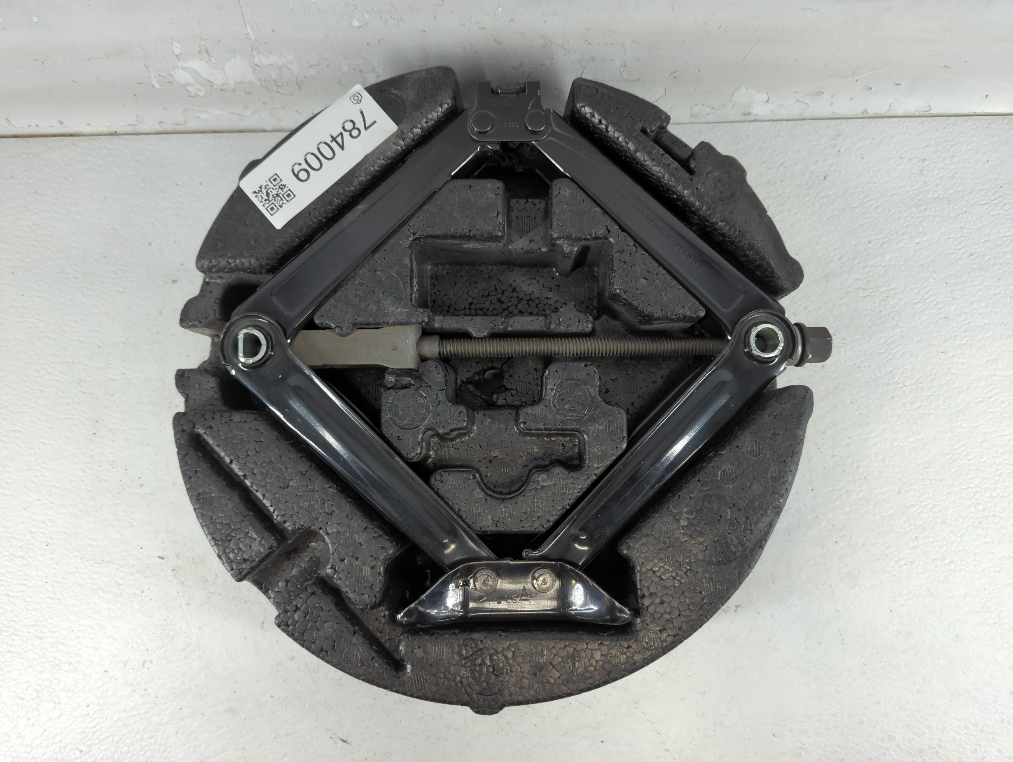 2015 Buick Verano Spare Scissor Car Jack 784009 - Oemusedautoparts1.com