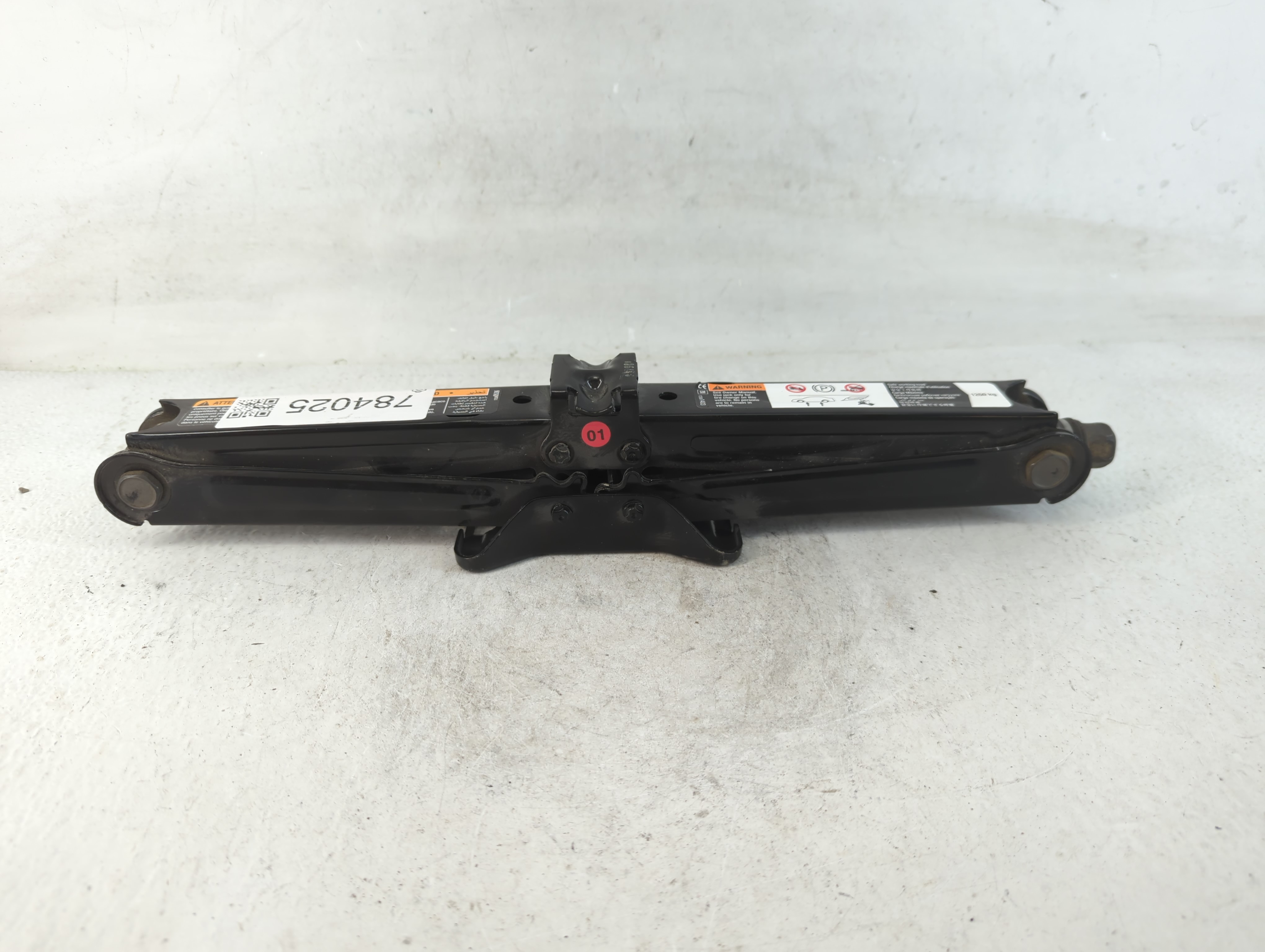 Picture of 2014 Buick Encore Spare Scissor Car Jack 784025