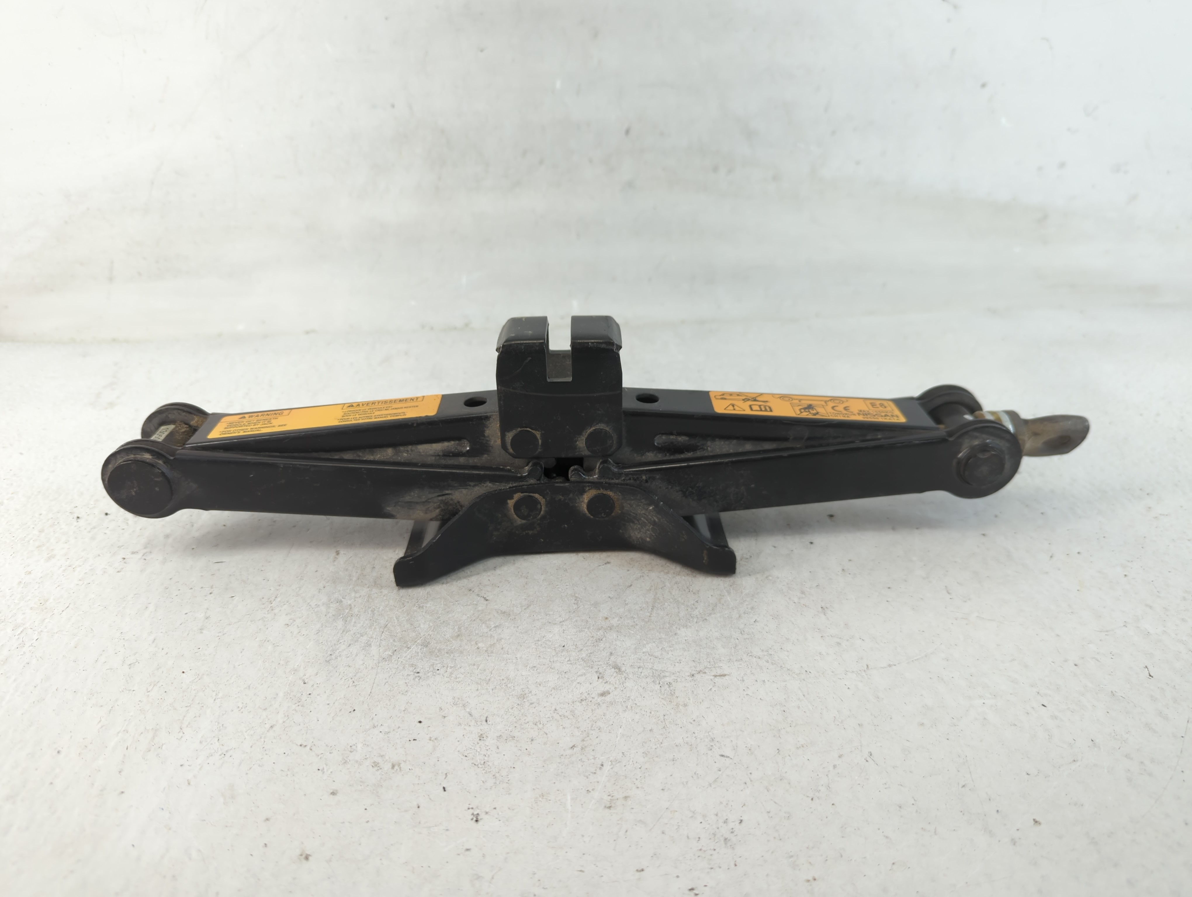2014 Nissan Juke Spare Scissor Car Jack 784026 - Oemusedautoparts1.com