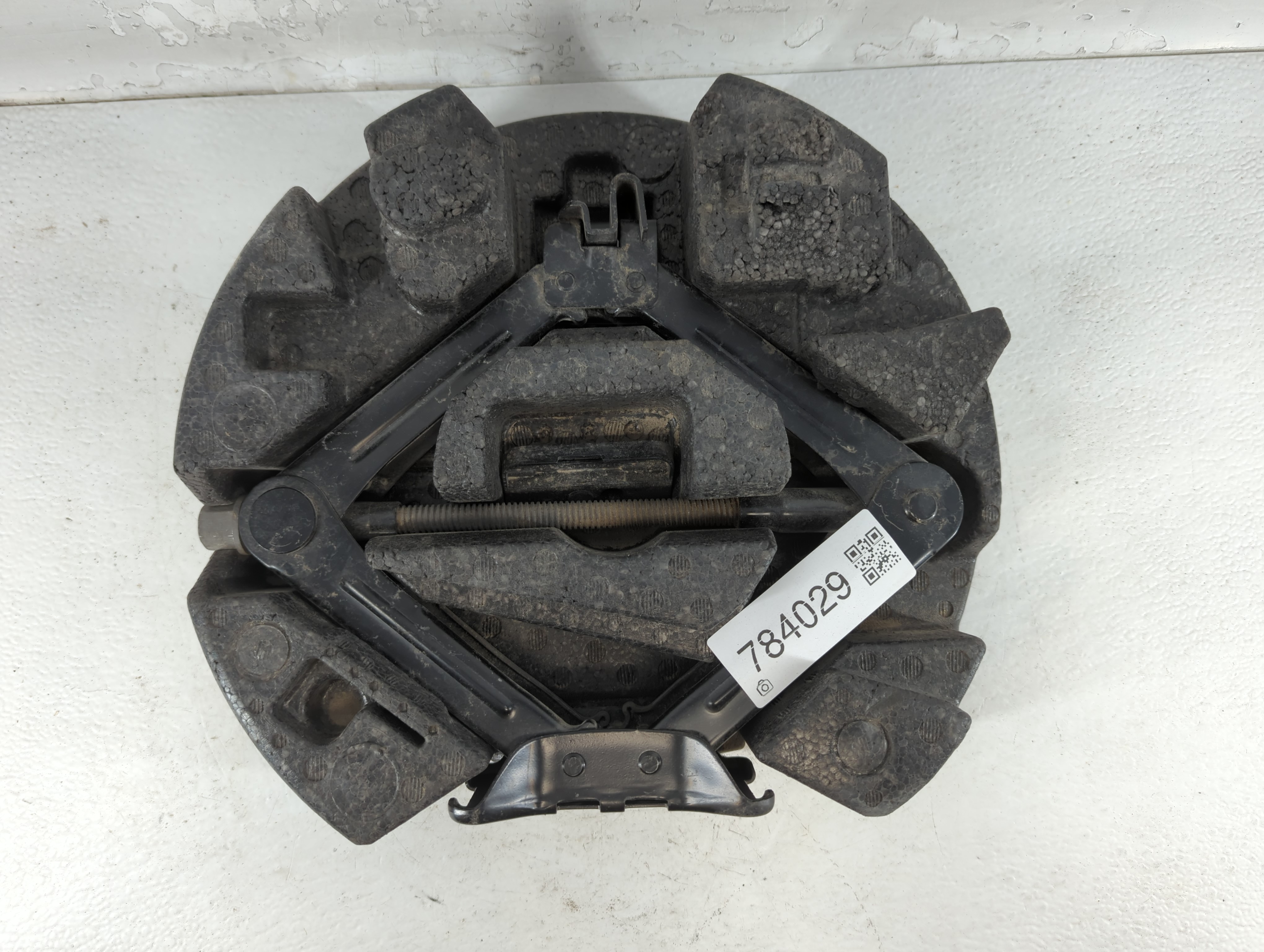 Picture of 2016 Ford Focus Spare Scissor Car Jack 784029
