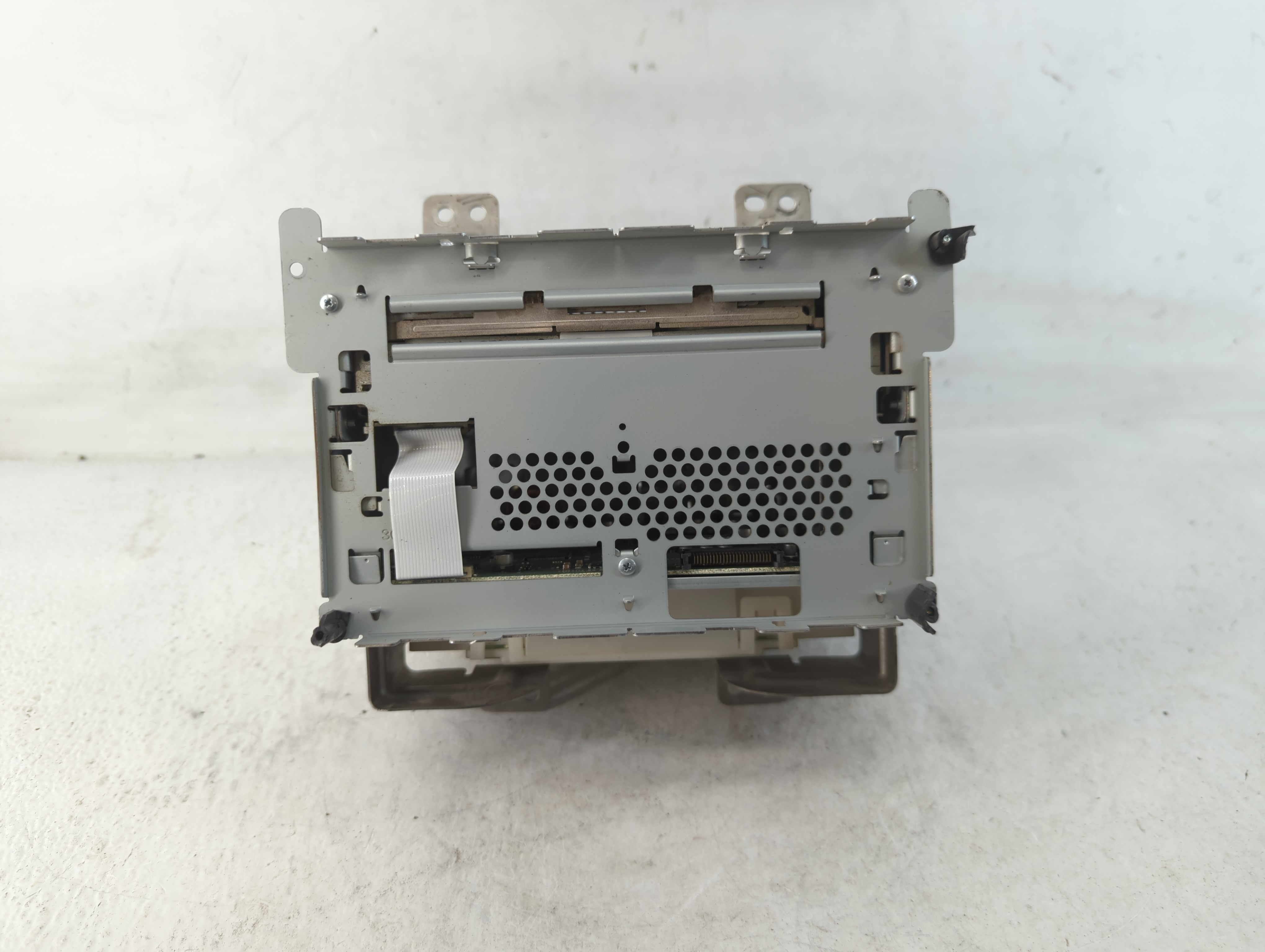 Picture of 2010 Nissan Maxima Am Fm Cd Player Radio Receiver 784044