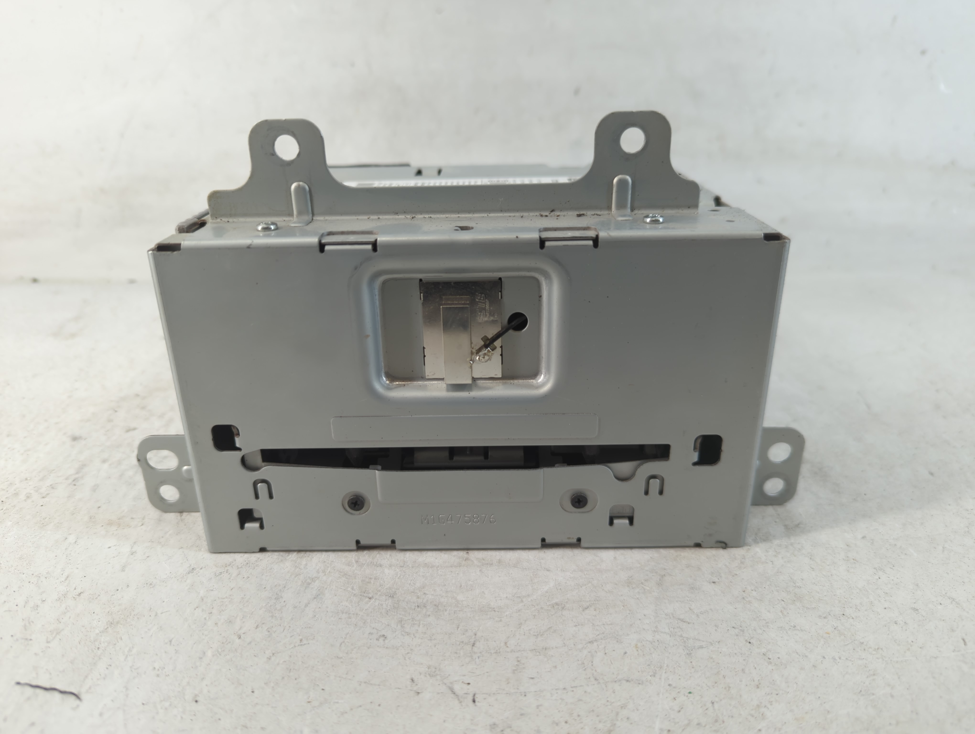 2015-2016 Chevrolet Cruze Am Fm Cd Player Radio Receiver 784073 - Oemusedautoparts1.com