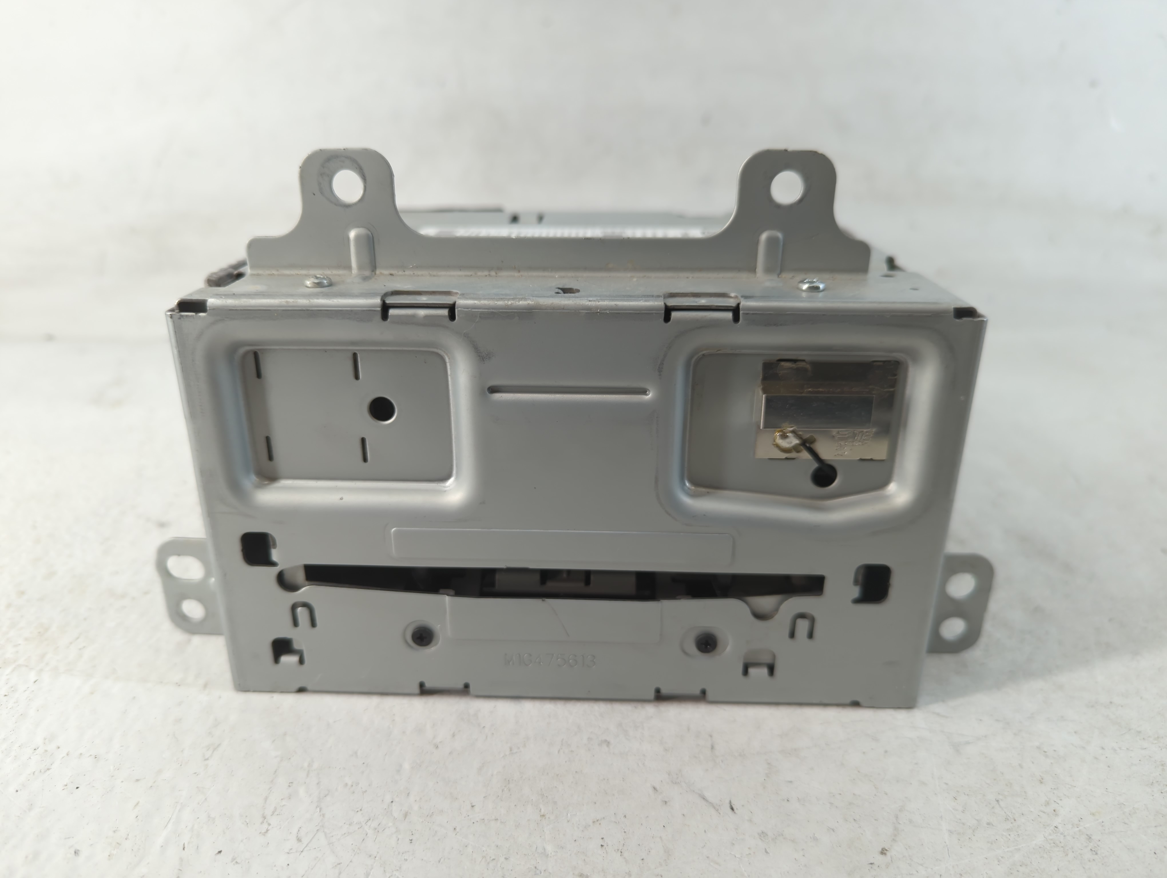 2015-2016 Chevrolet Cruze Am Fm Cd Player Radio Receiver 784107 - Oemusedautoparts1.com