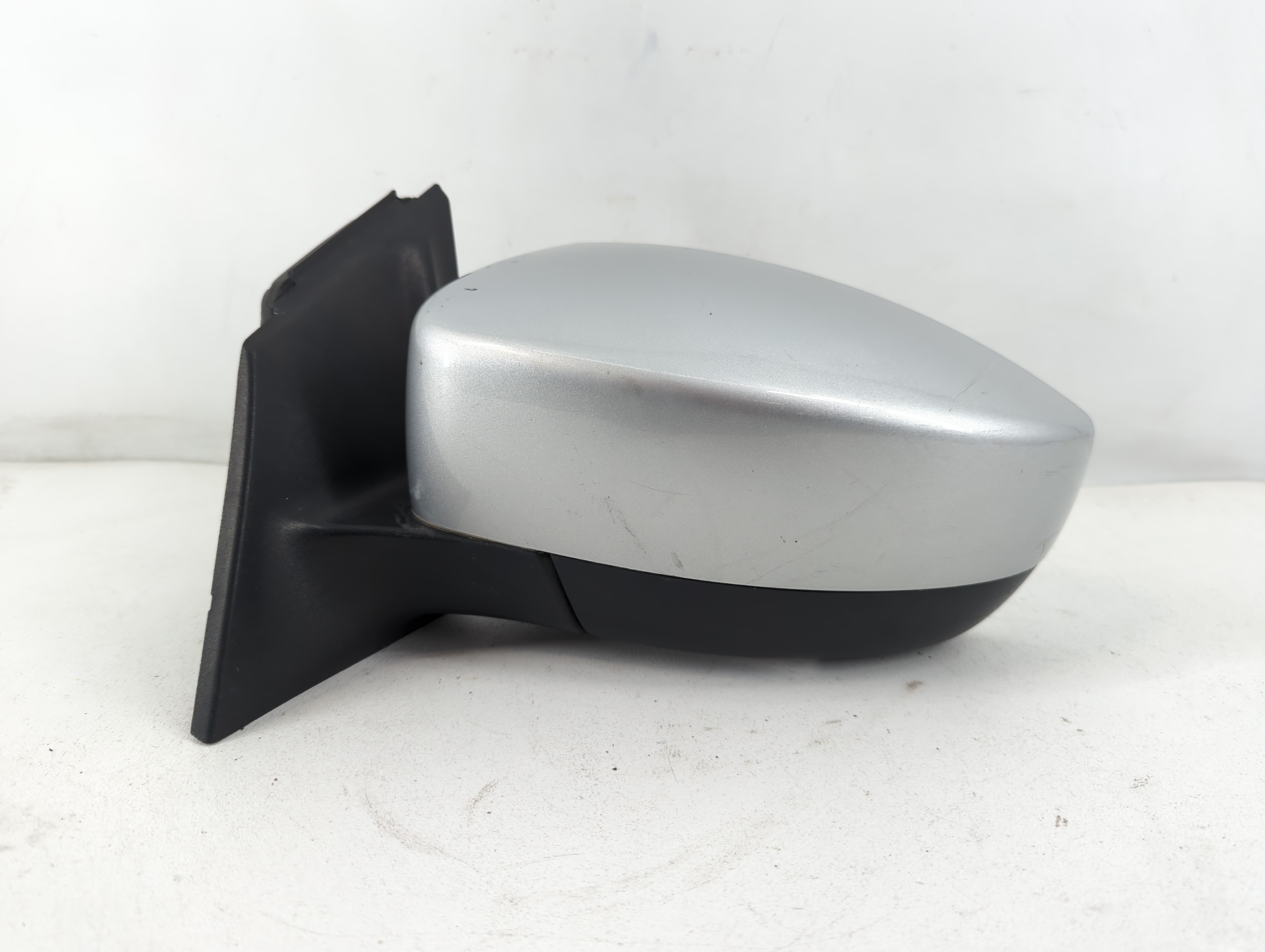 2015-2018 Ford Focus Driver Left Side View Power Door Mirror Silver 784259 - Oemusedautoparts1.com