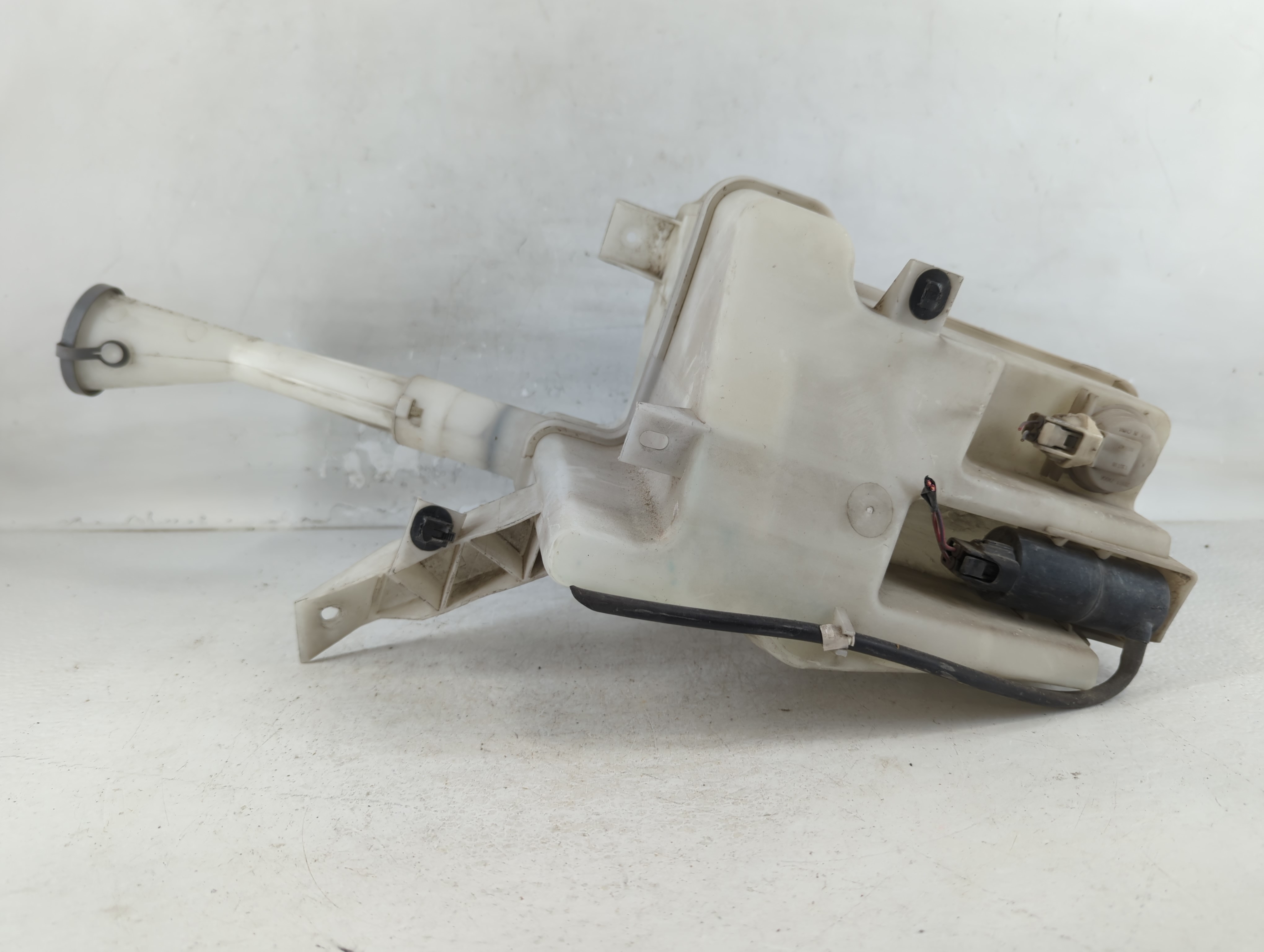 2009-2014 Nissan Maxima Windshield Washer Fluid Reservoir Bottle Oem 784462 - Oemusedautoparts1.com