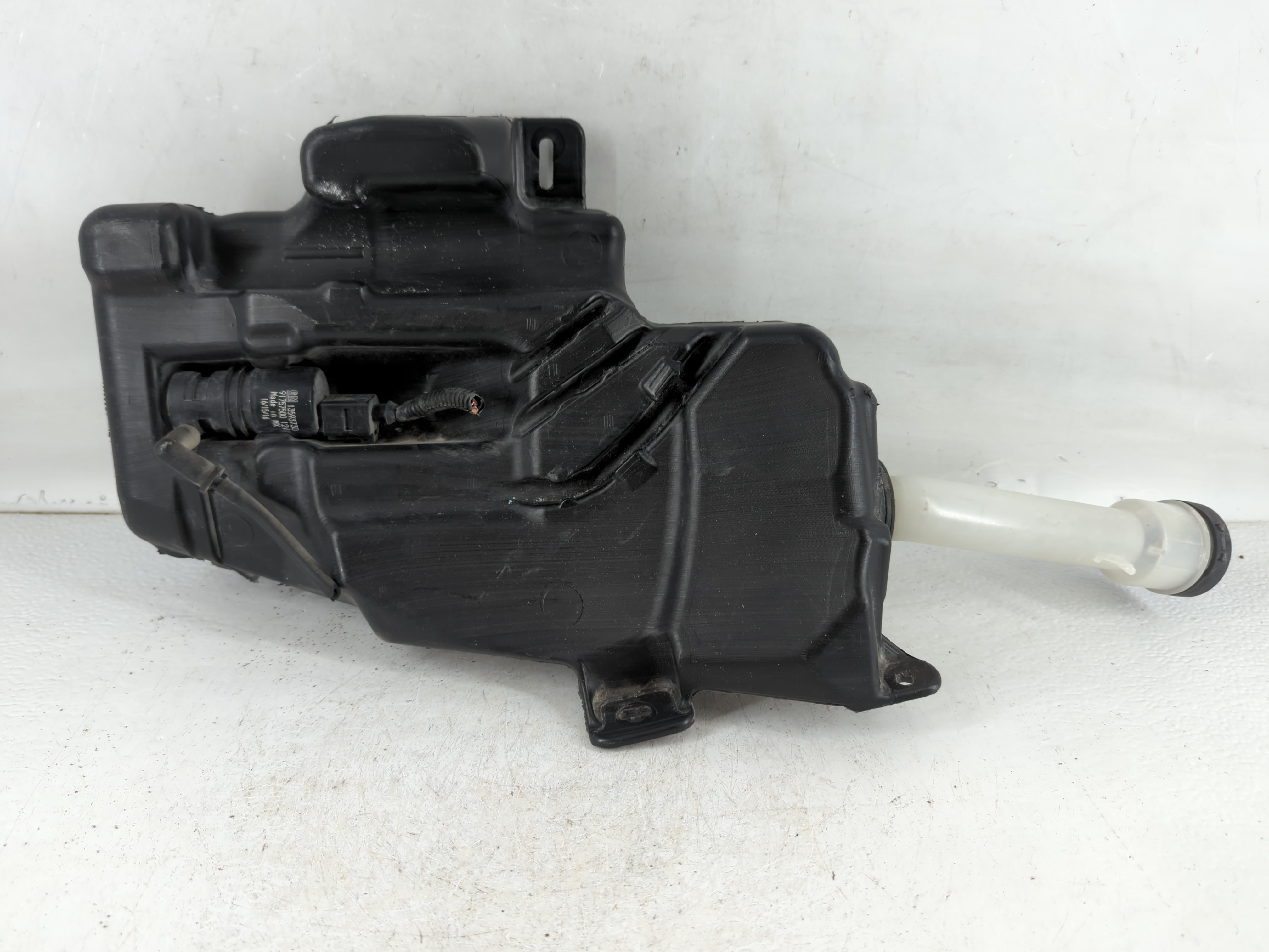 2011-2016 Chevrolet Cruze Windshield Washer Fluid Reservoir Bottle Oem 784469 - Oemusedautoparts1.com