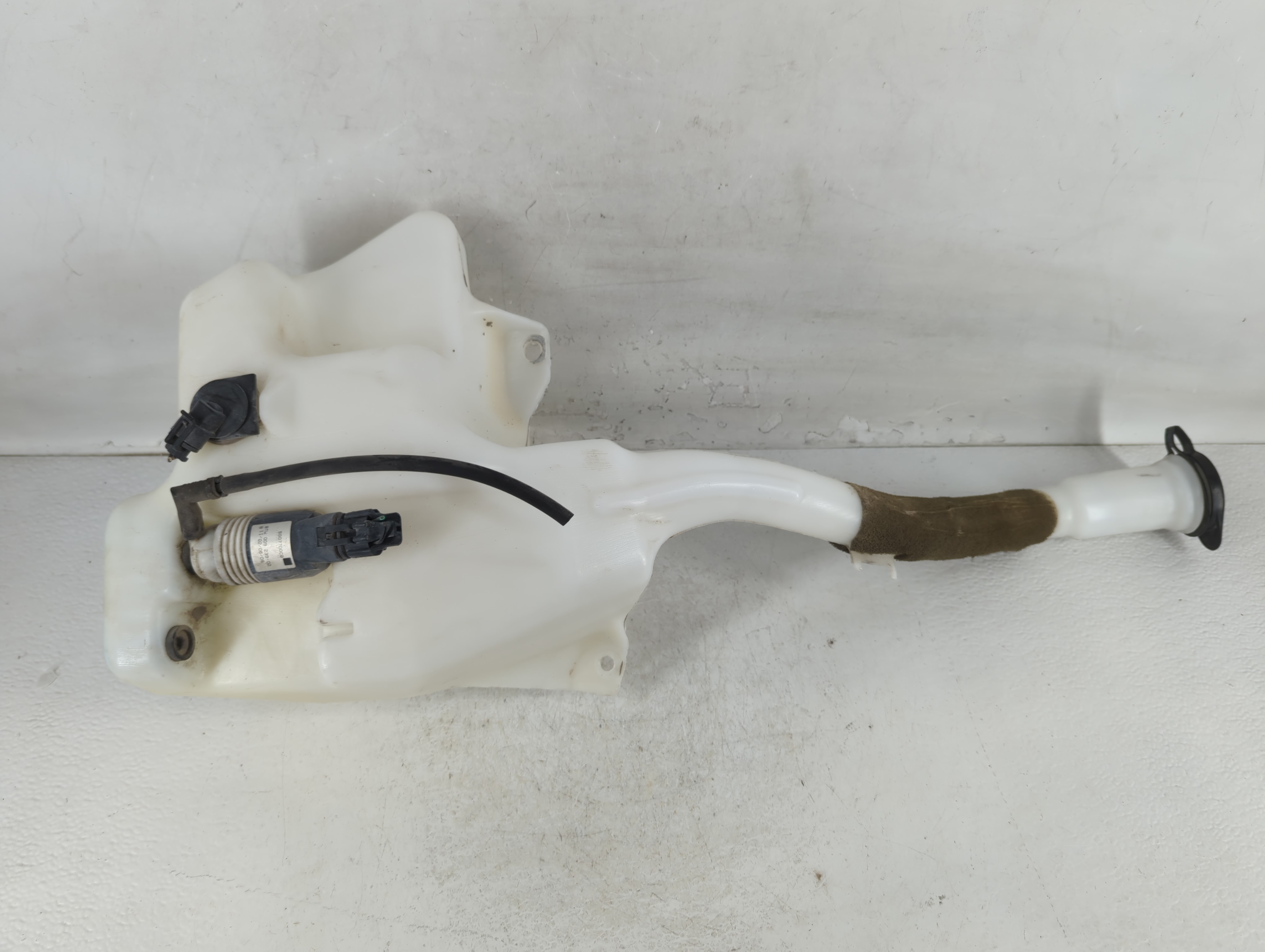 Picture of 2007-2009 Gmc Acadia Windshield Washer Fluid Reservoir Bottle Oem 784470