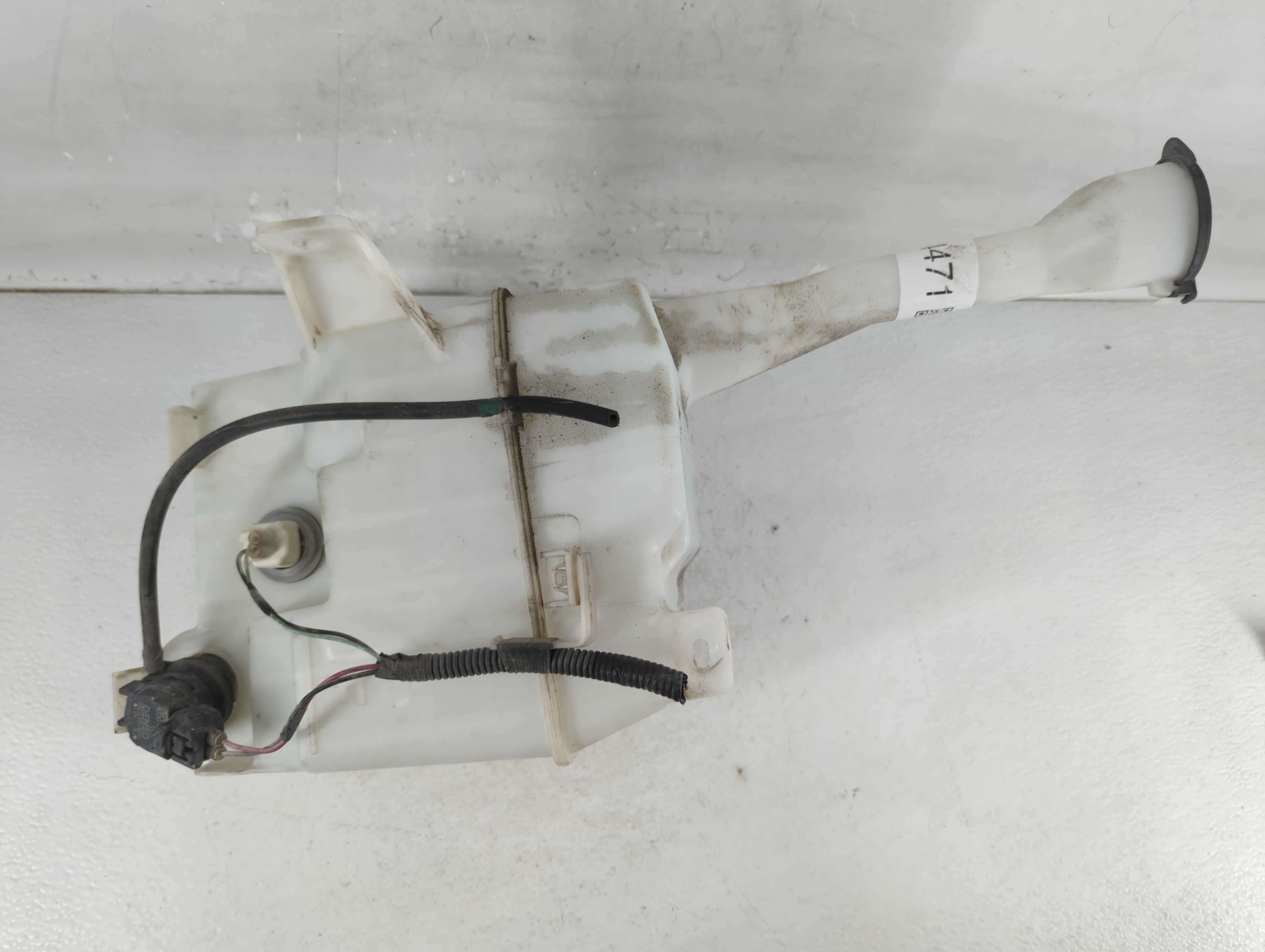 2007-2011 Toyota Camry Windshield Washer Fluid Reservoir Bottle Oem 784471 - Oemusedautoparts1.com