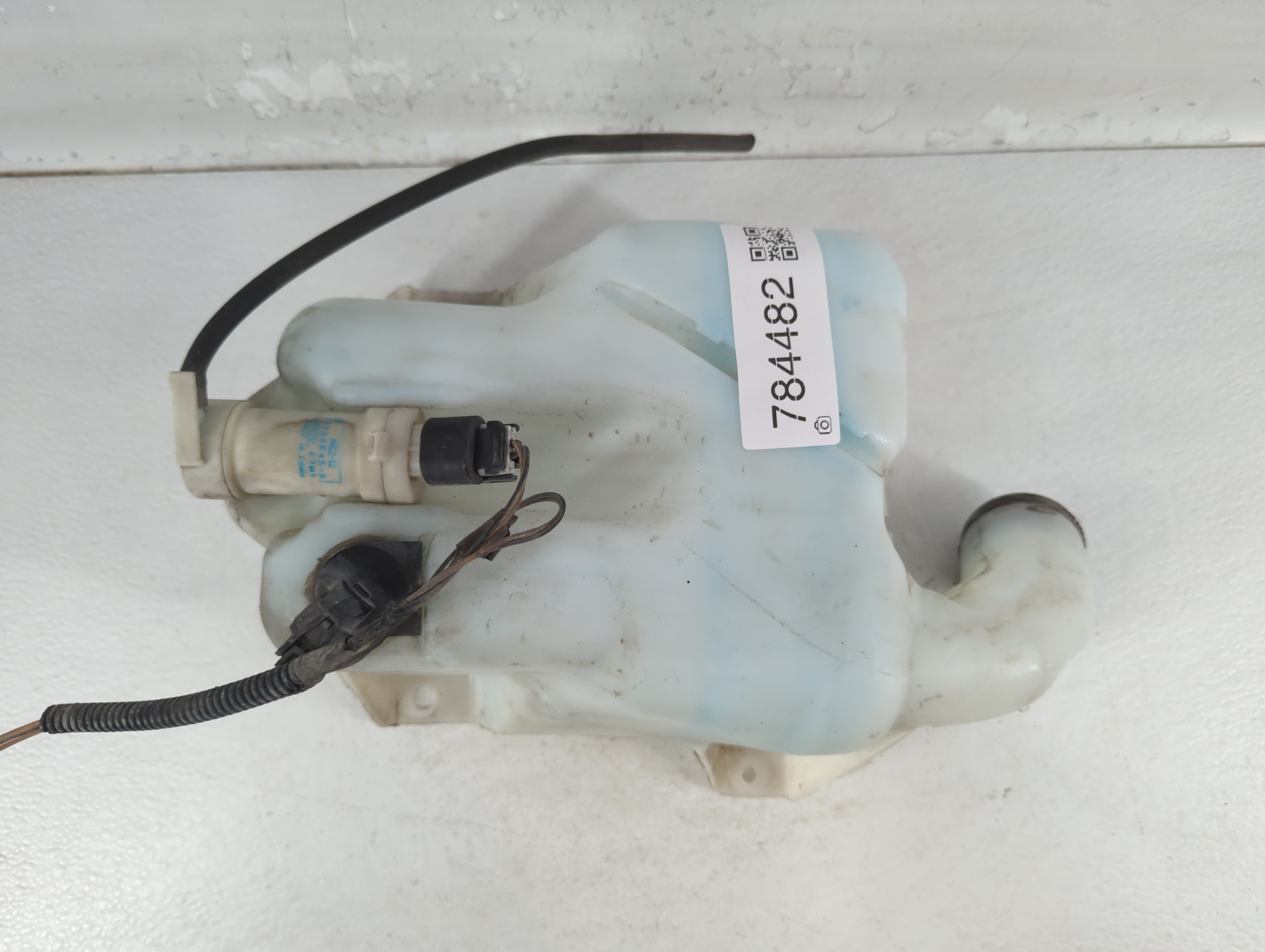 2008-2012 Chevrolet Malibu Windshield Washer Fluid Reservoir Bottle Oem 784482 - Oemusedautoparts1.com