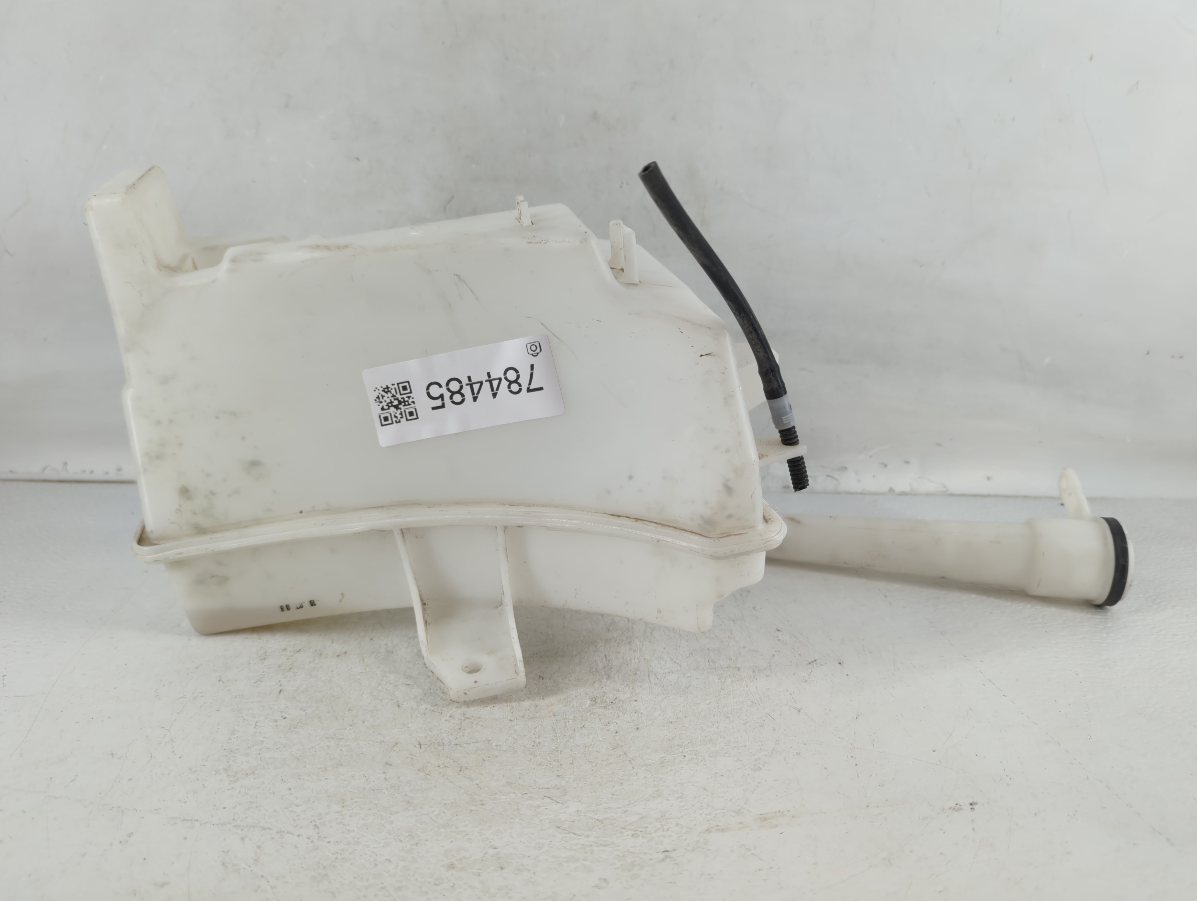 2015 Chevrolet Silverado 1500 Windshield Washer Fluid Reservoir Bottle Oem 784485 - Oemusedautoparts1.com