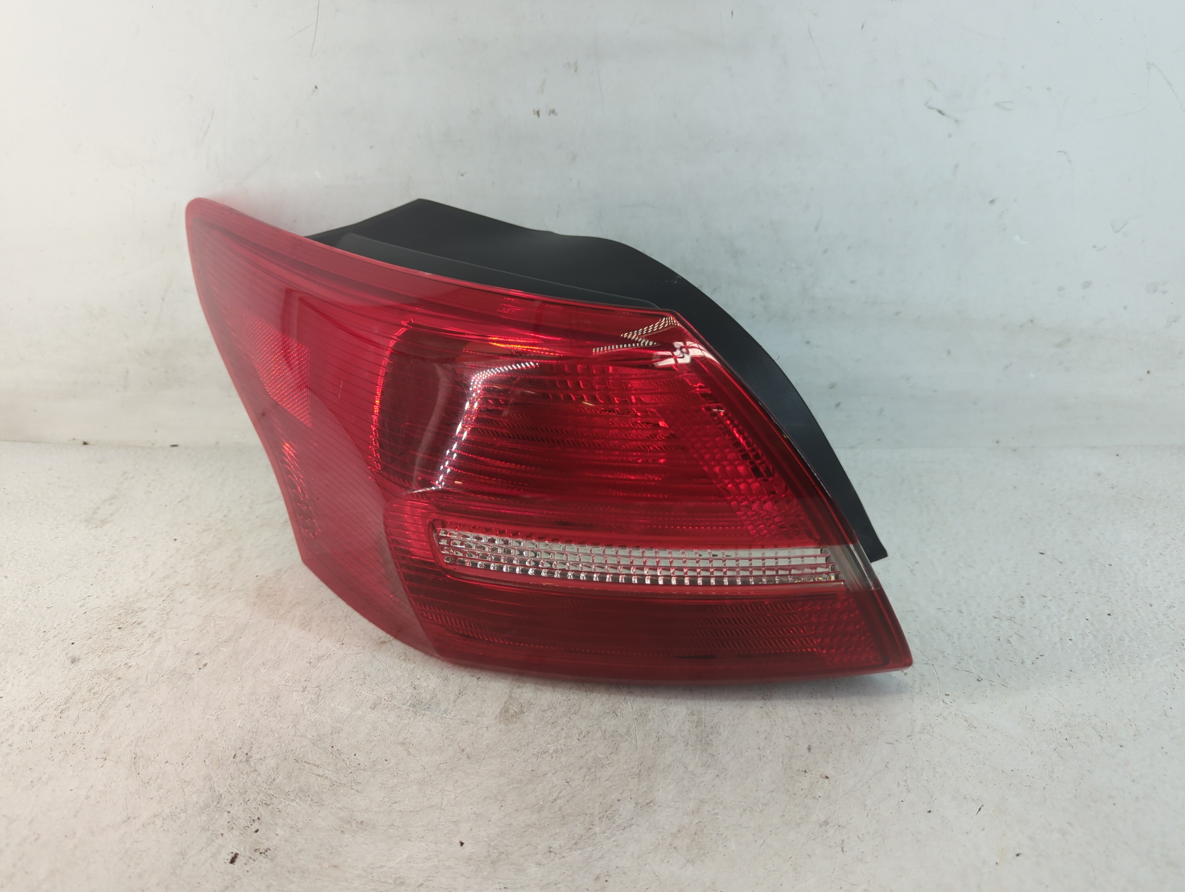 2015-2018 Ford Focus Driver Left Side Tail Light Taillight Oem 784589 - Oemusedautoparts1.com