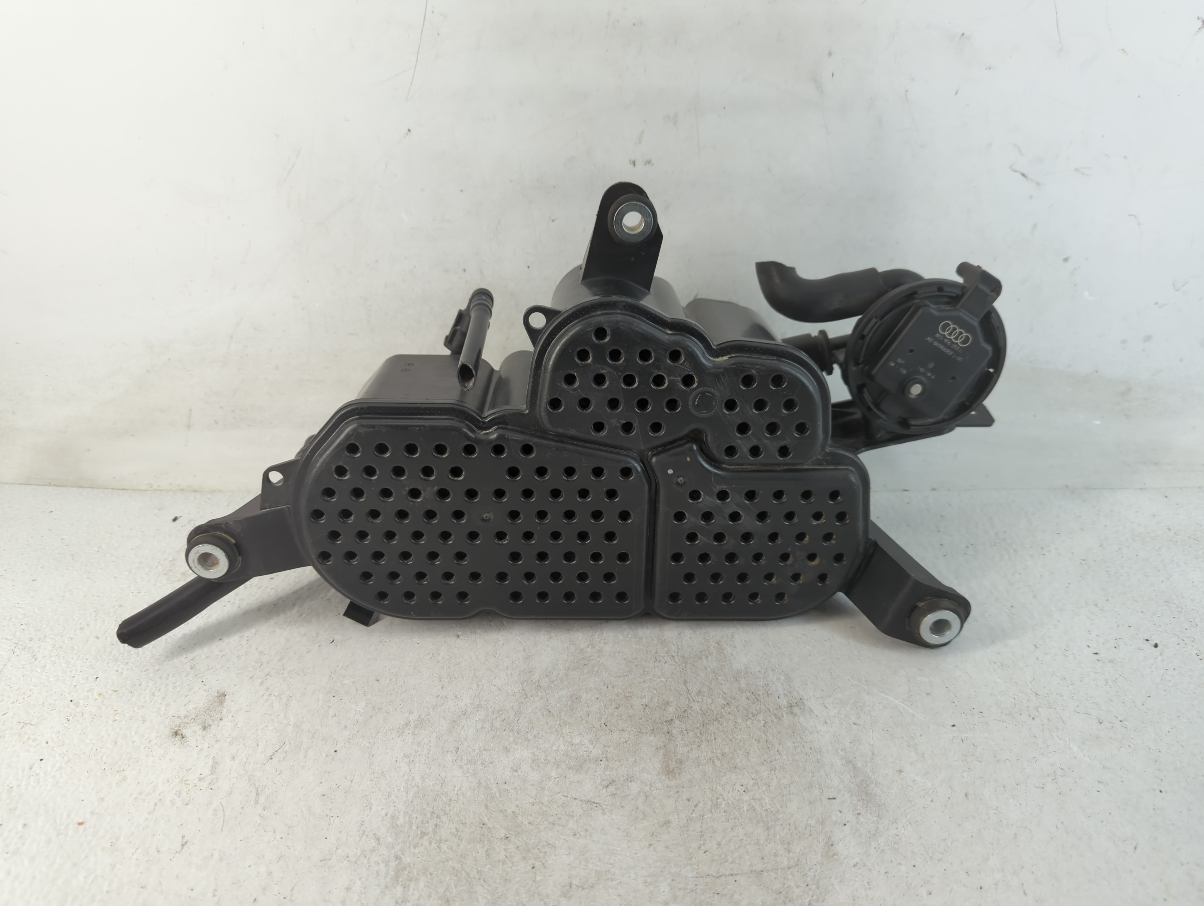 2014 Audi A4 Fuel Vapor Charcoal Canister 784604 - Oemusedautoparts1.com