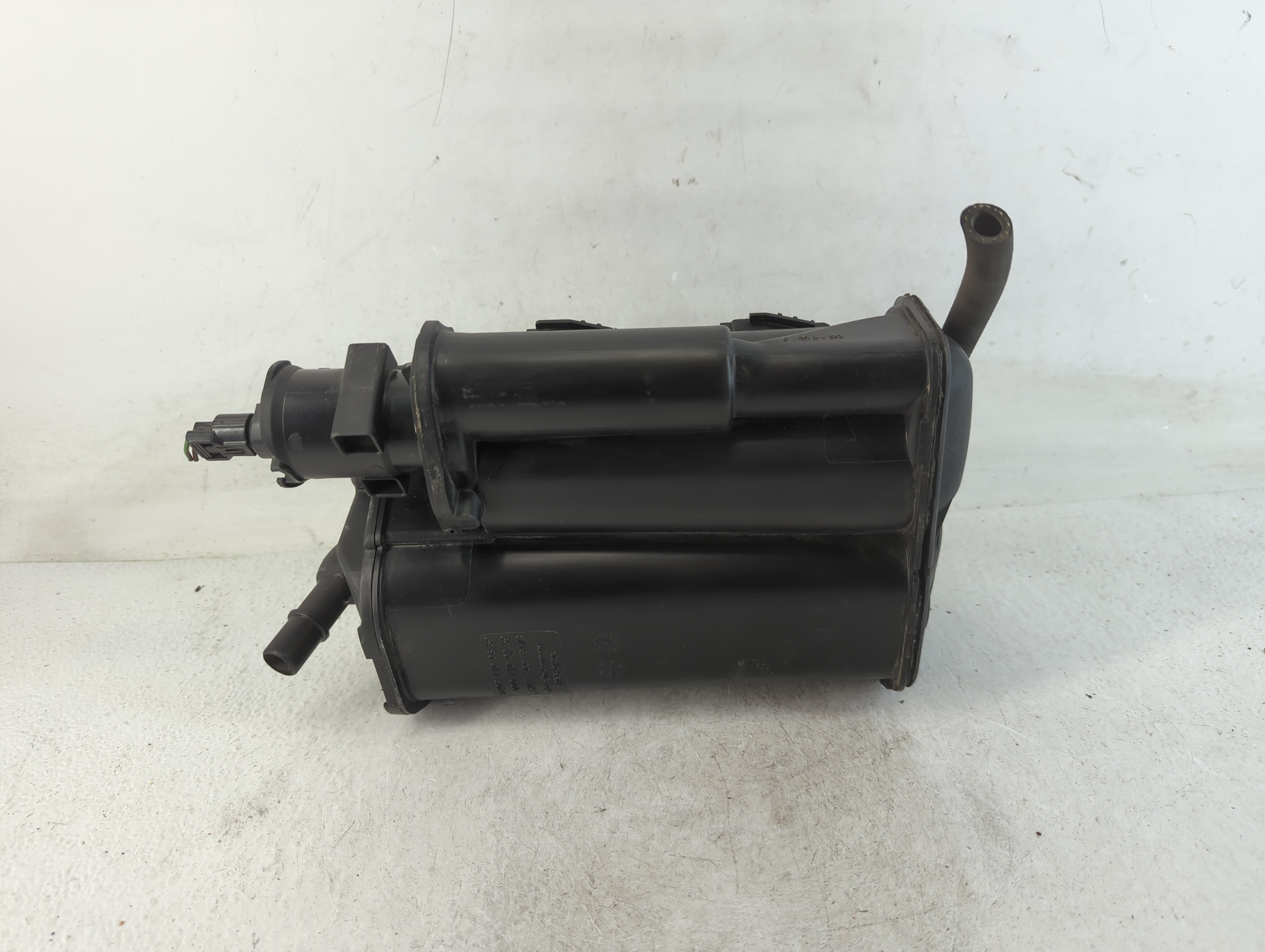 Picture of 2014 Mercedes-benz Clk500 Fuel Vapor Charcoal Canister 784664