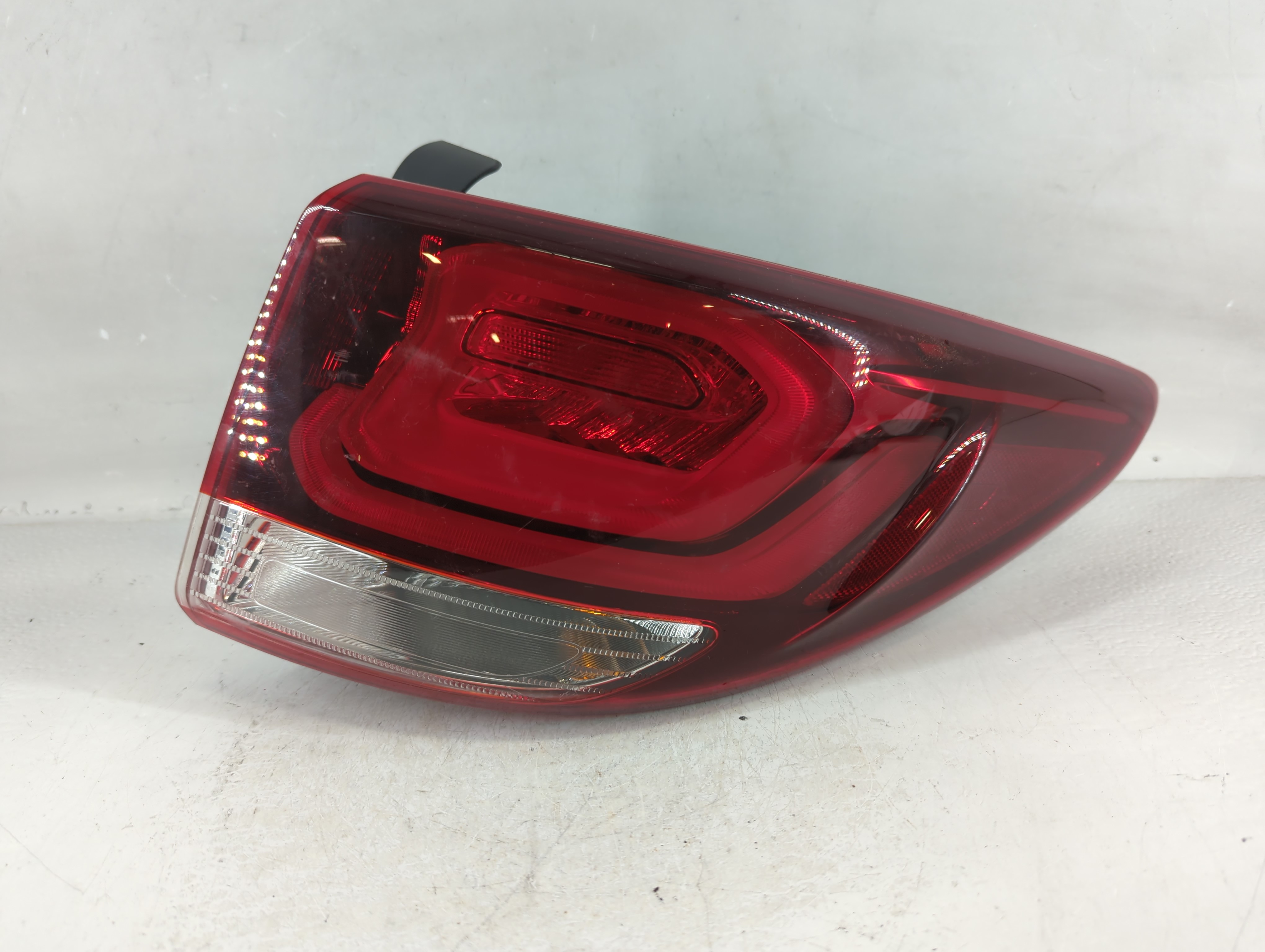 2017-2018 Hyundai Santa Fe Passenger Right Side Tail Light Taillight Oem 784688 - Oemusedautoparts1.com