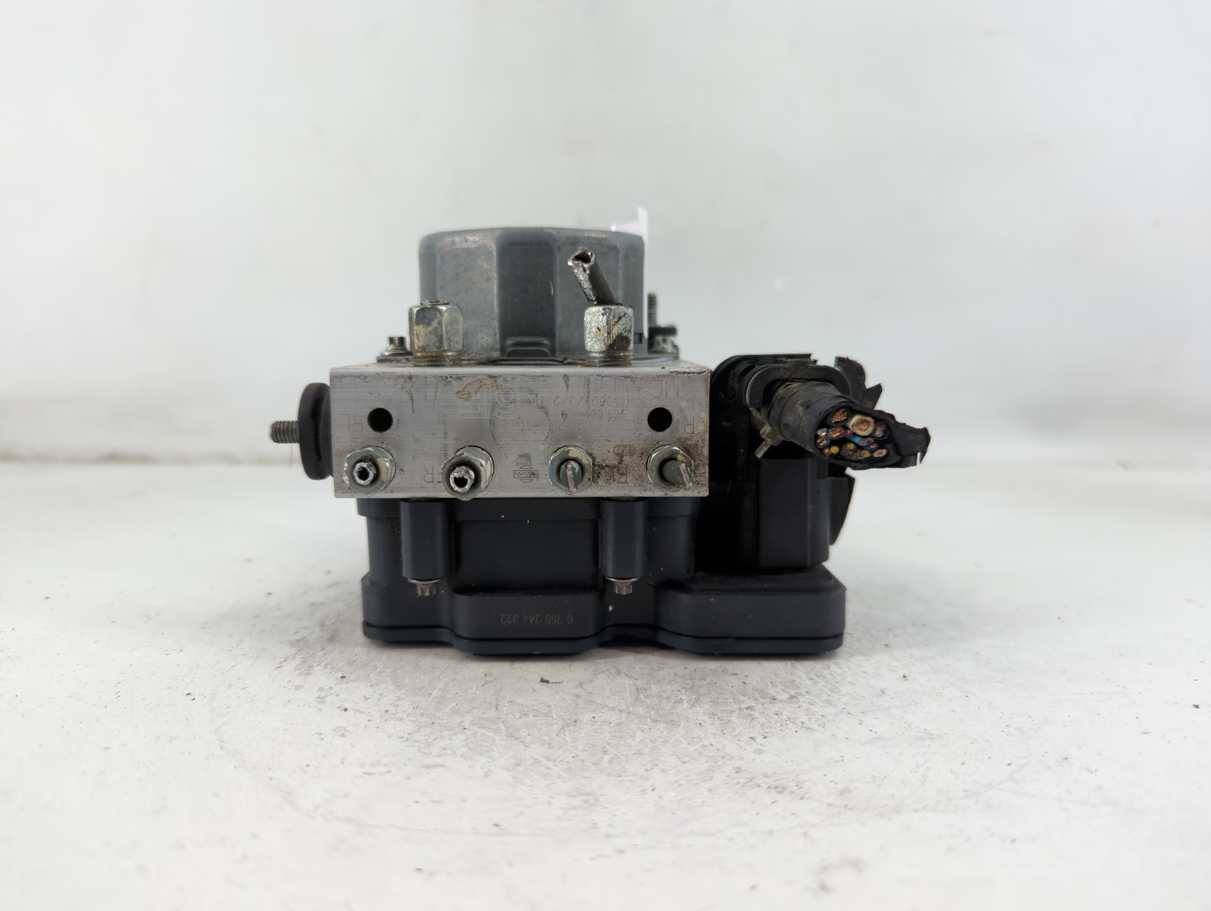 2015-2015 Nissan Sentra Abs Pump Control Module 784716 - Oemusedautoparts1.com