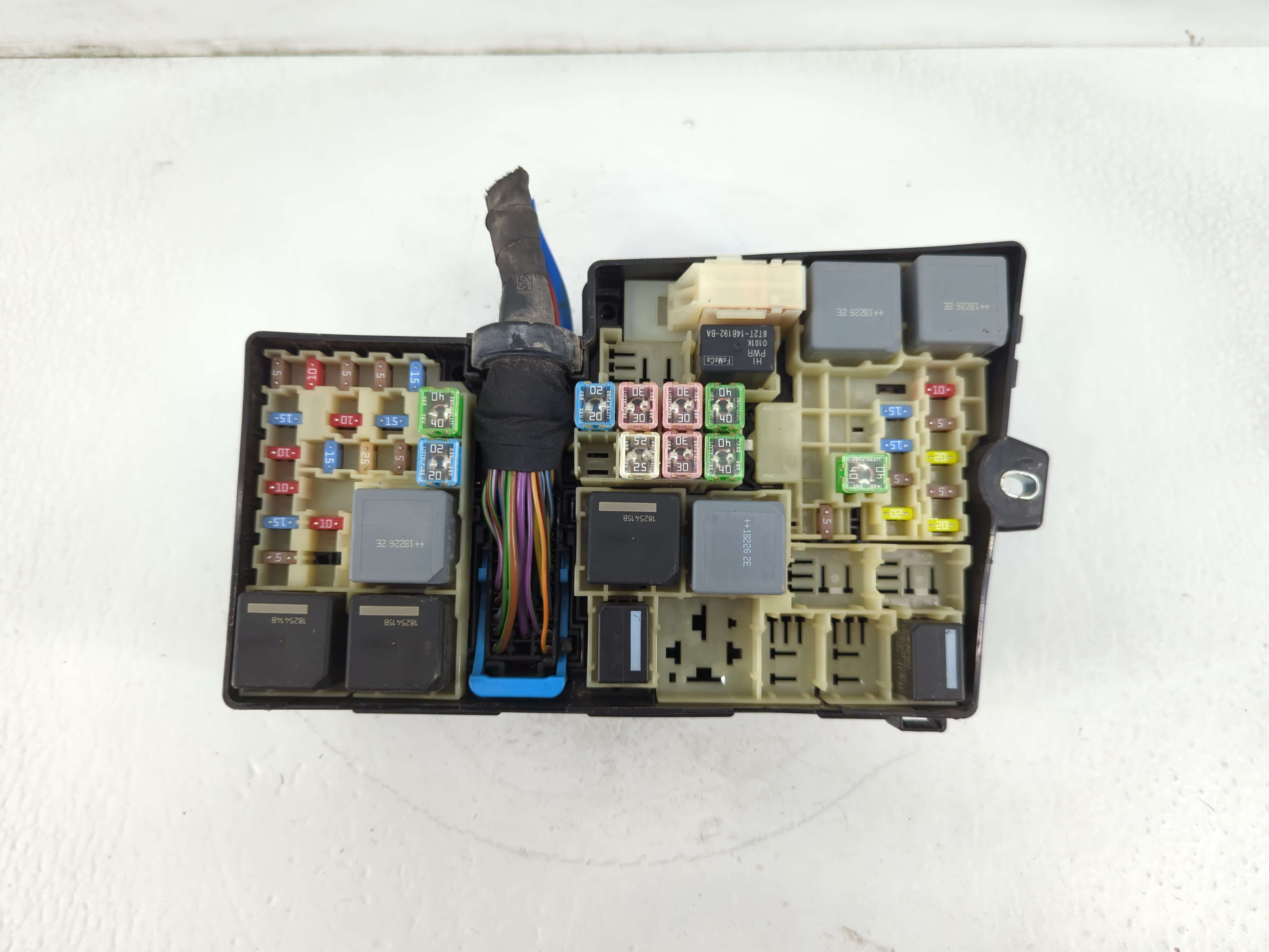 2018-2018 Ford Escape Fusebox Fuse Box Relay Module 784850 - Oemusedautoparts1.com