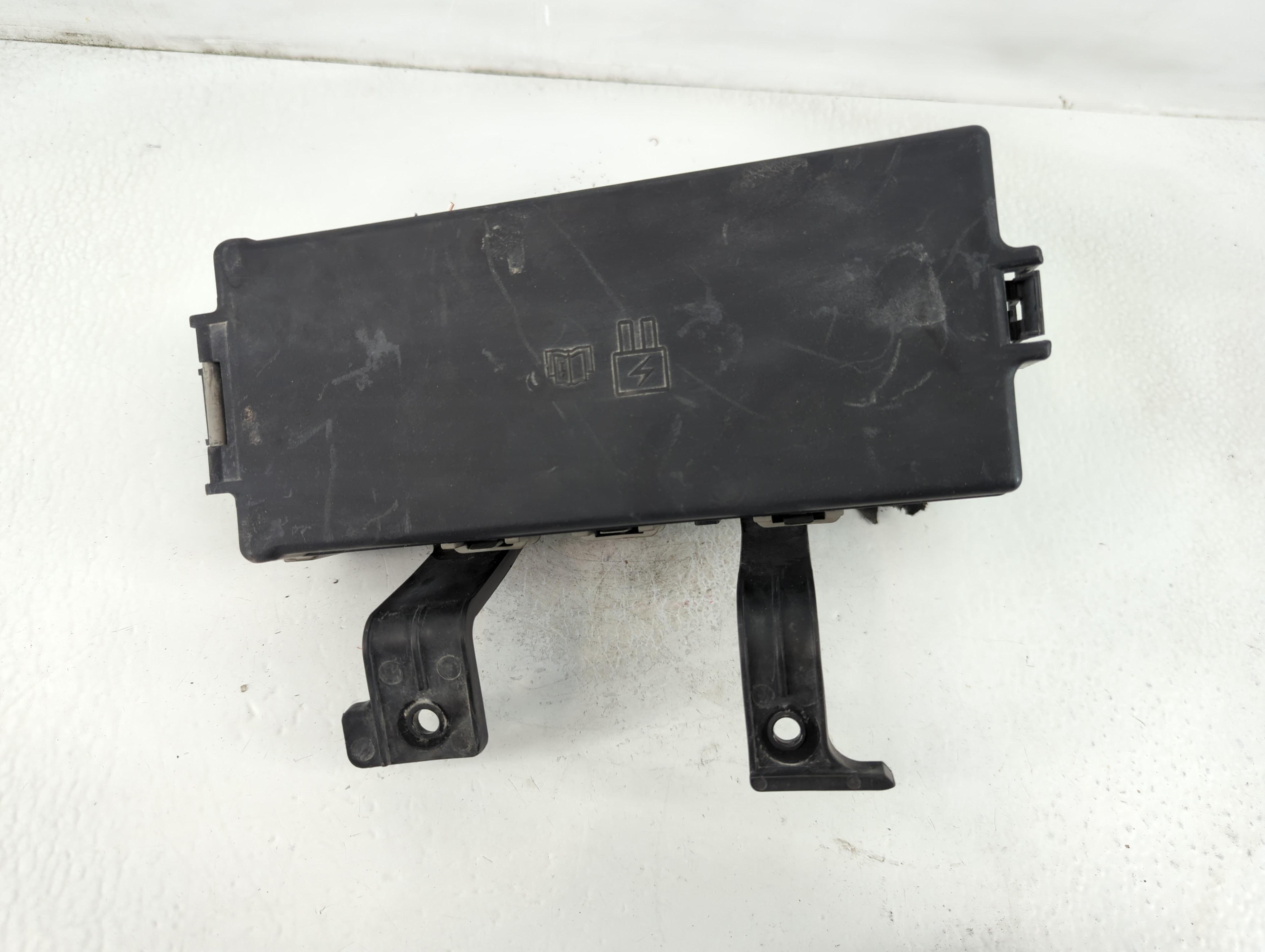 2010-2012 Ford Fusion Fusebox Fuse Box Relay Module Pp-t10|54-7146-30 784891 - Oemusedautoparts1.com