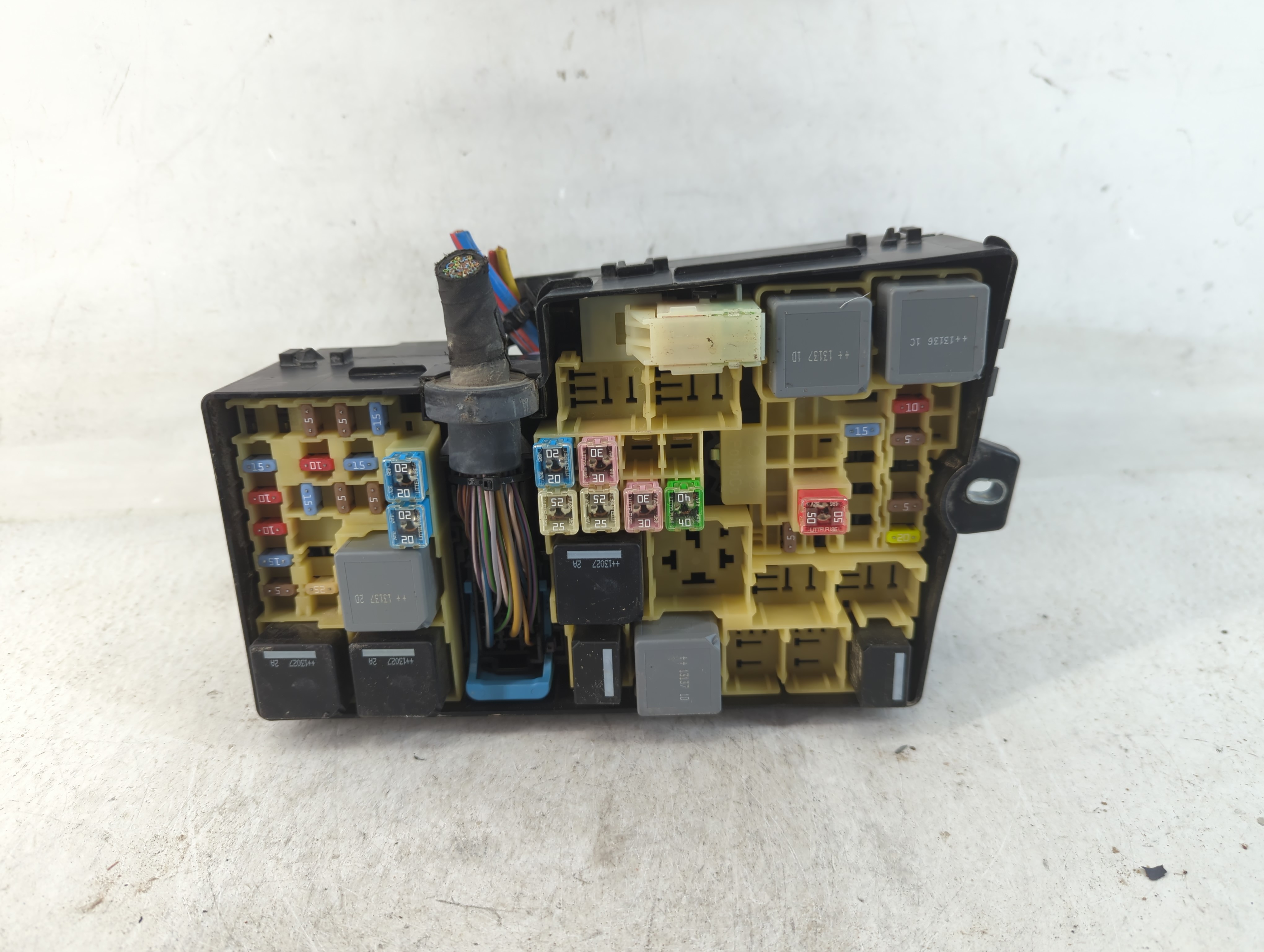 2013-2016 Ford Escape Fusebox Fuse Box Relay Module 784954 - Oemusedautoparts1.com