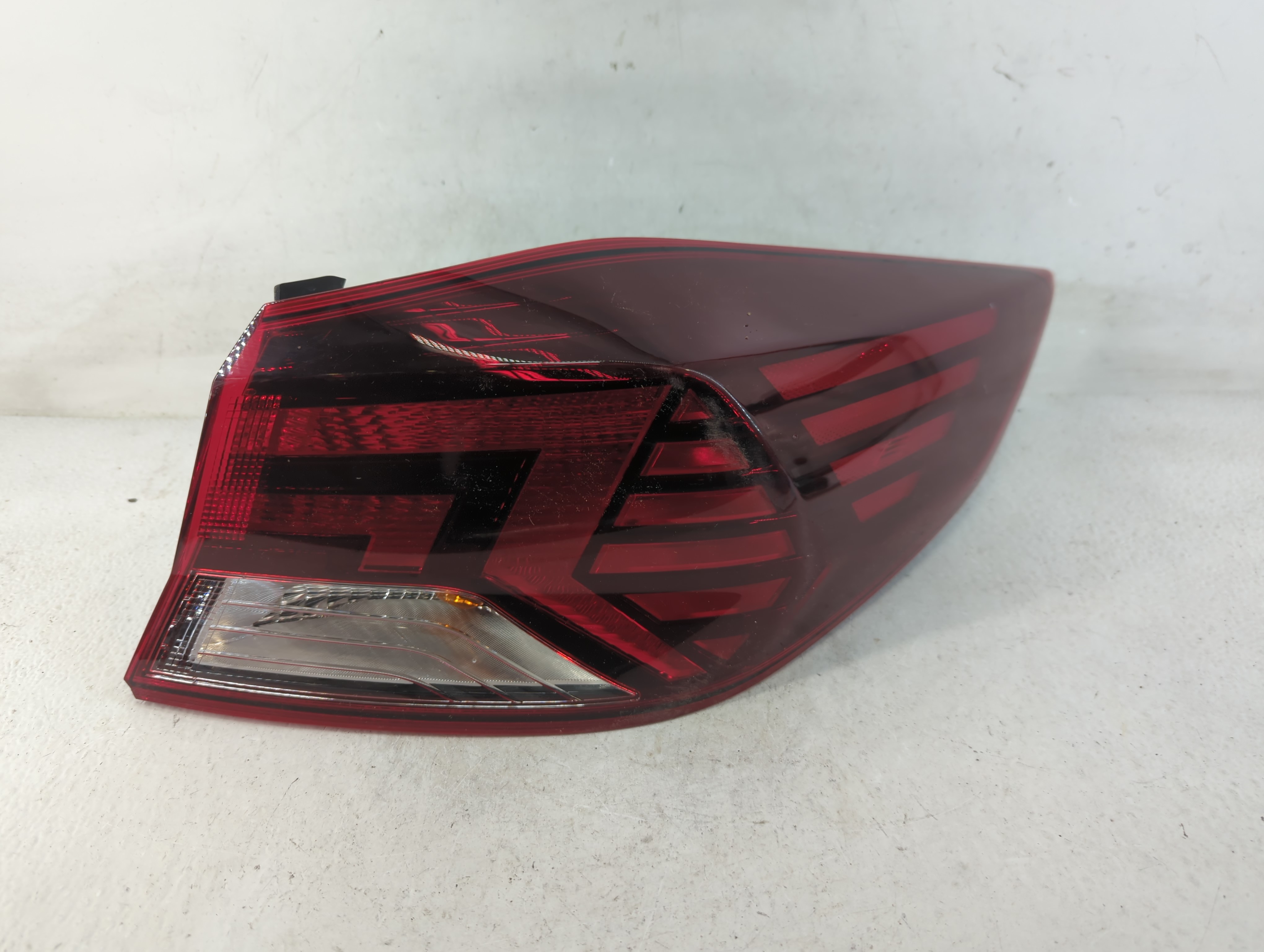 2019-2020 Hyundai Elantra Passenger Right Side Tail Light Taillight Oem 784990 - Oemusedautoparts1.com