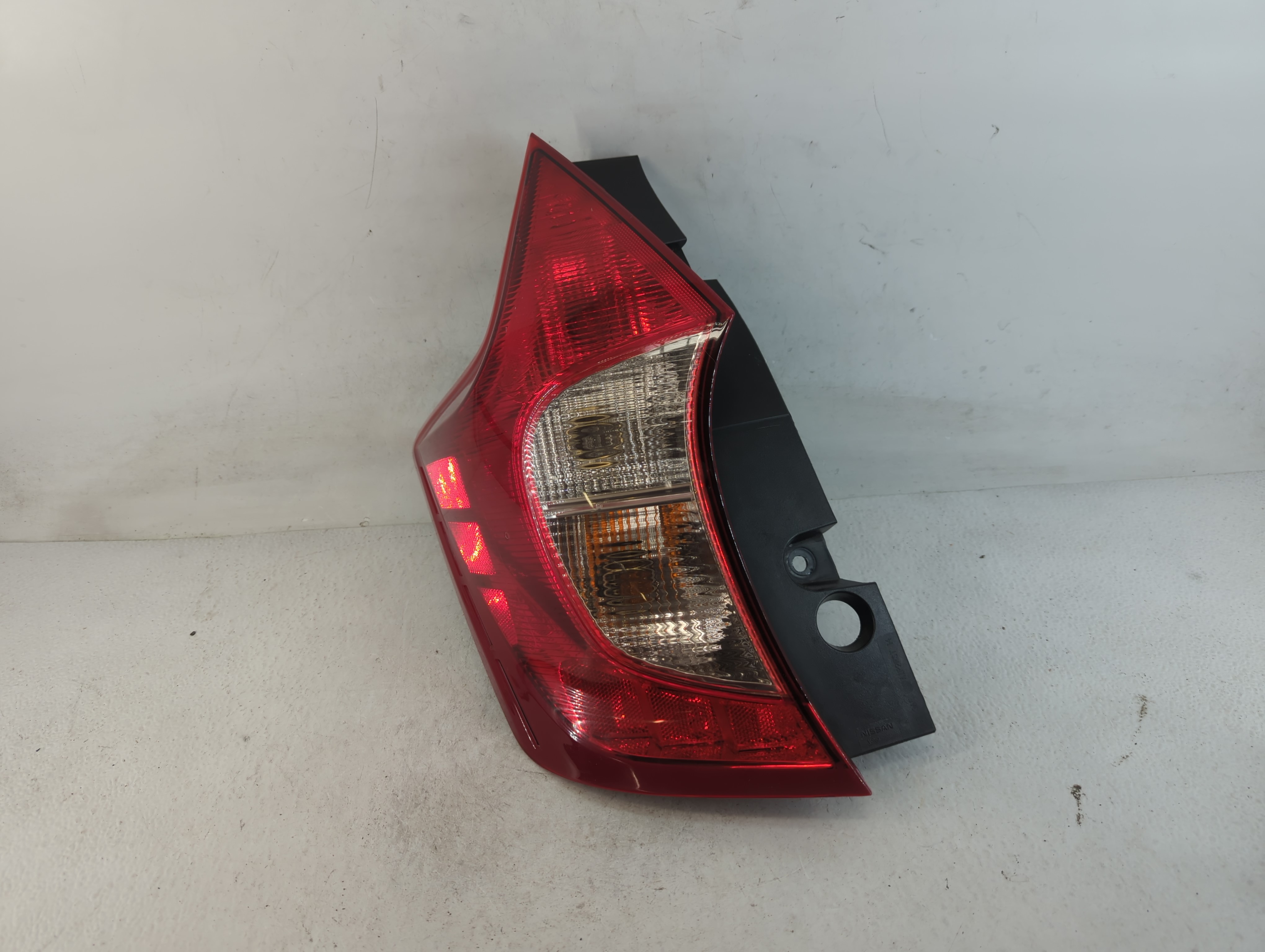 2014-2019 Nissan Versa Note Driver Left Side Tail Light Taillight Oem 785007 - Oemusedautoparts1.com