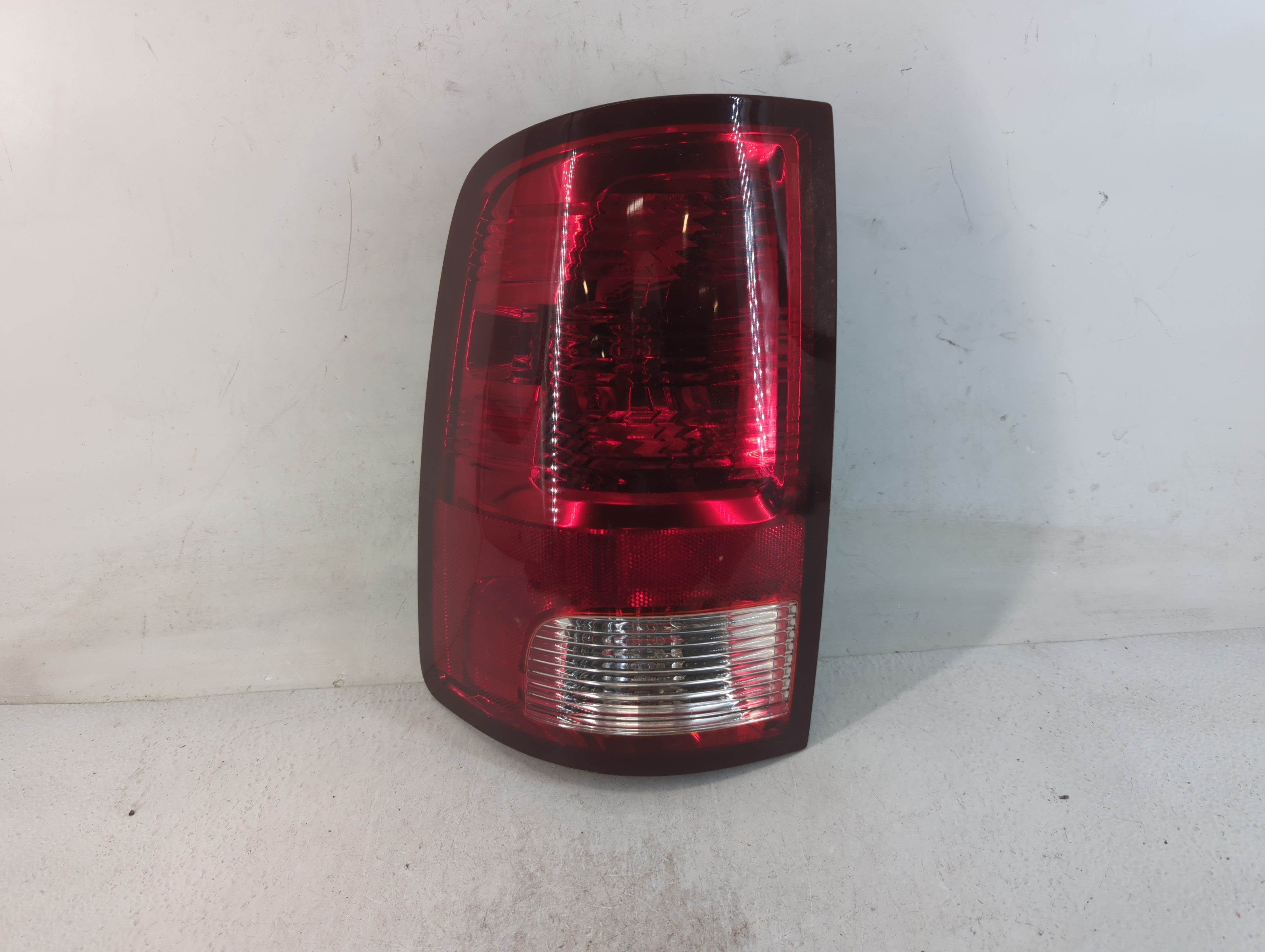 Dodge Ram 1500 Driver Left Side Tail Light Taillight Oem 785051 - Oemusedautoparts1.com