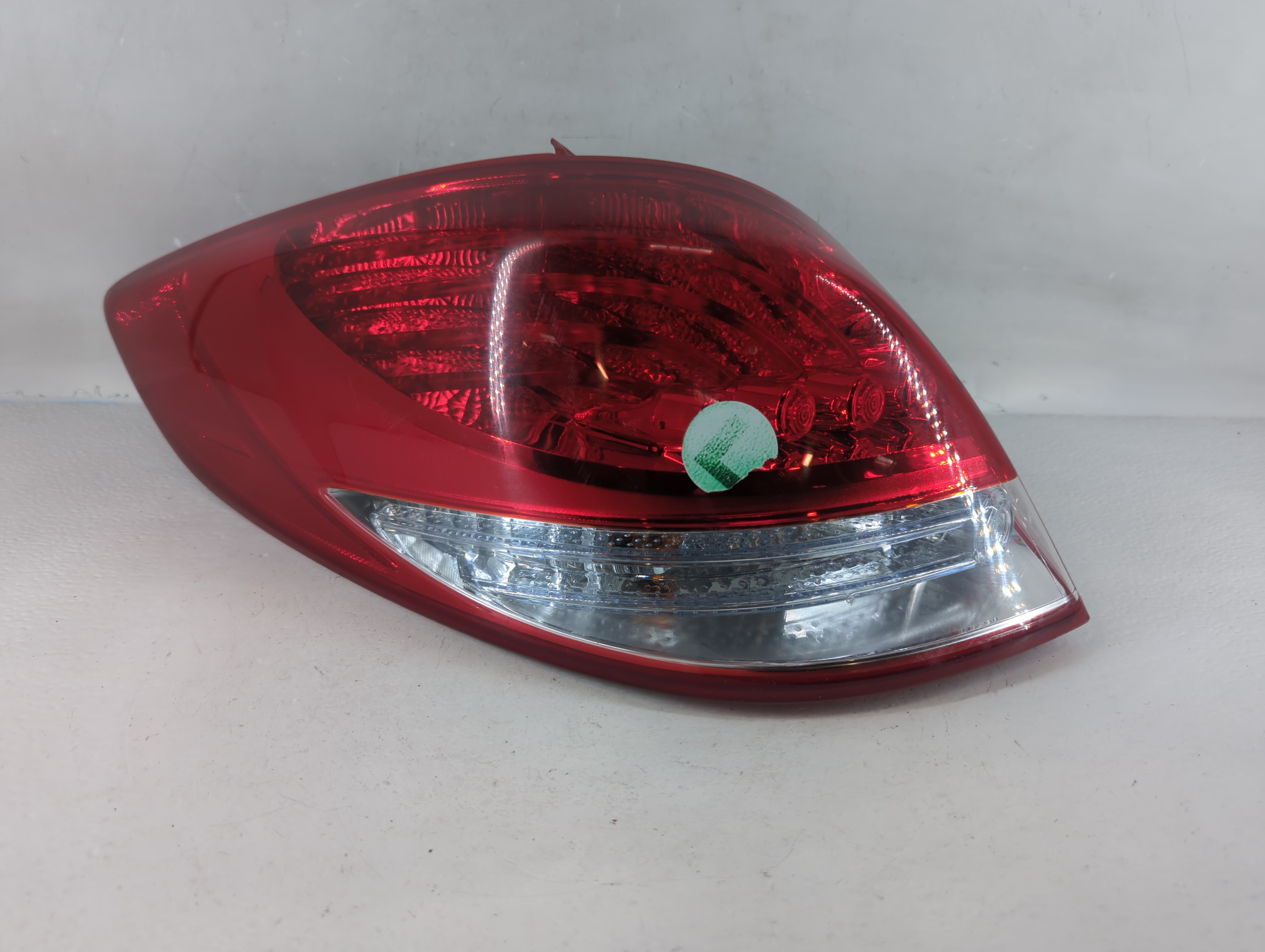2013-2017 Hyundai Veloster Driver Left Side Tail Light Taillight Oem 785066 - Oemusedautoparts1.com