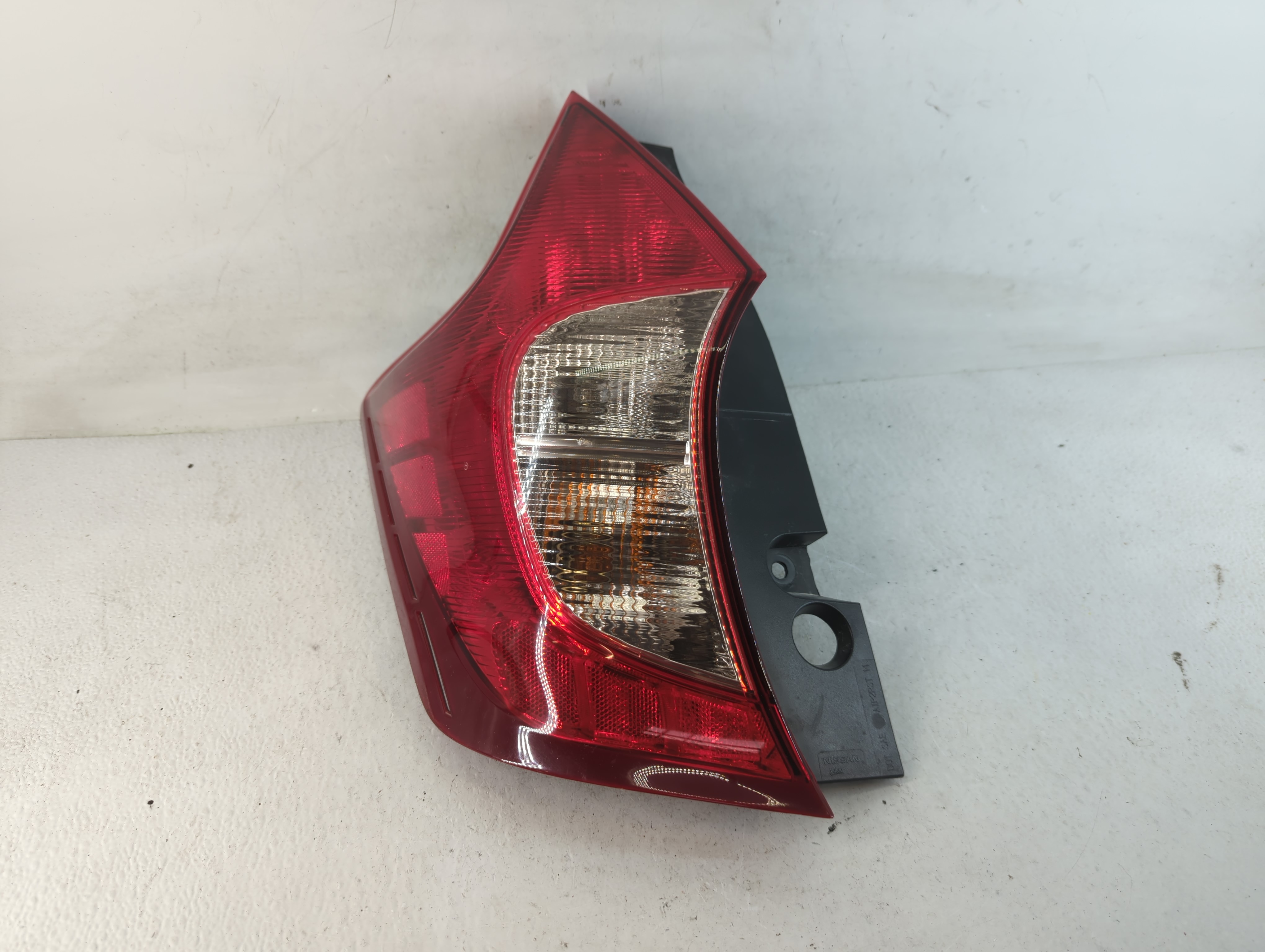 Picture of Nissan Versa Driver Left Side Tail Light Taillight Oem 785072