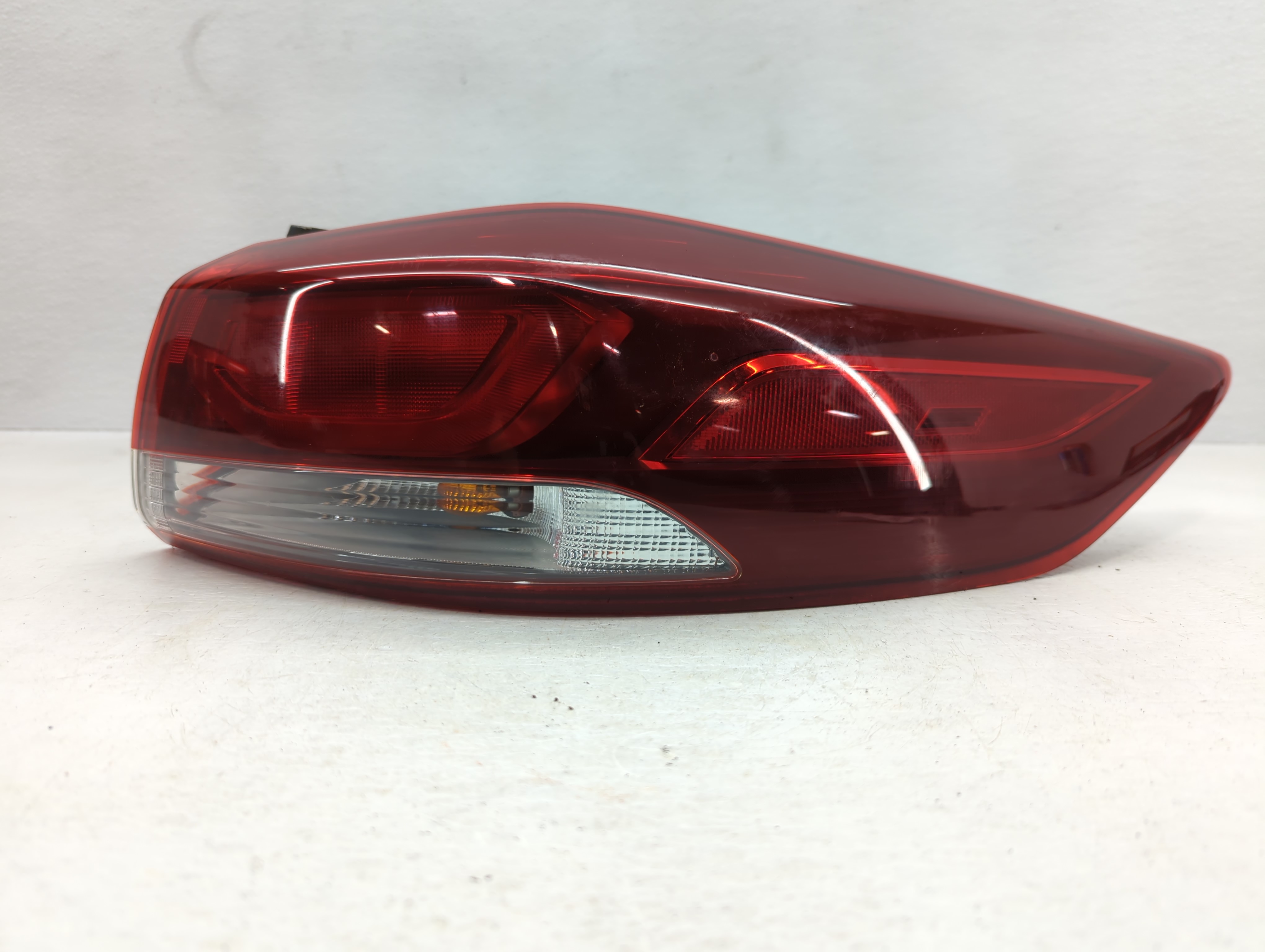 2017-2018 Hyundai Elantra Passenger Right Side Tail Light Taillight Oem 785247 - Oemusedautoparts1.com