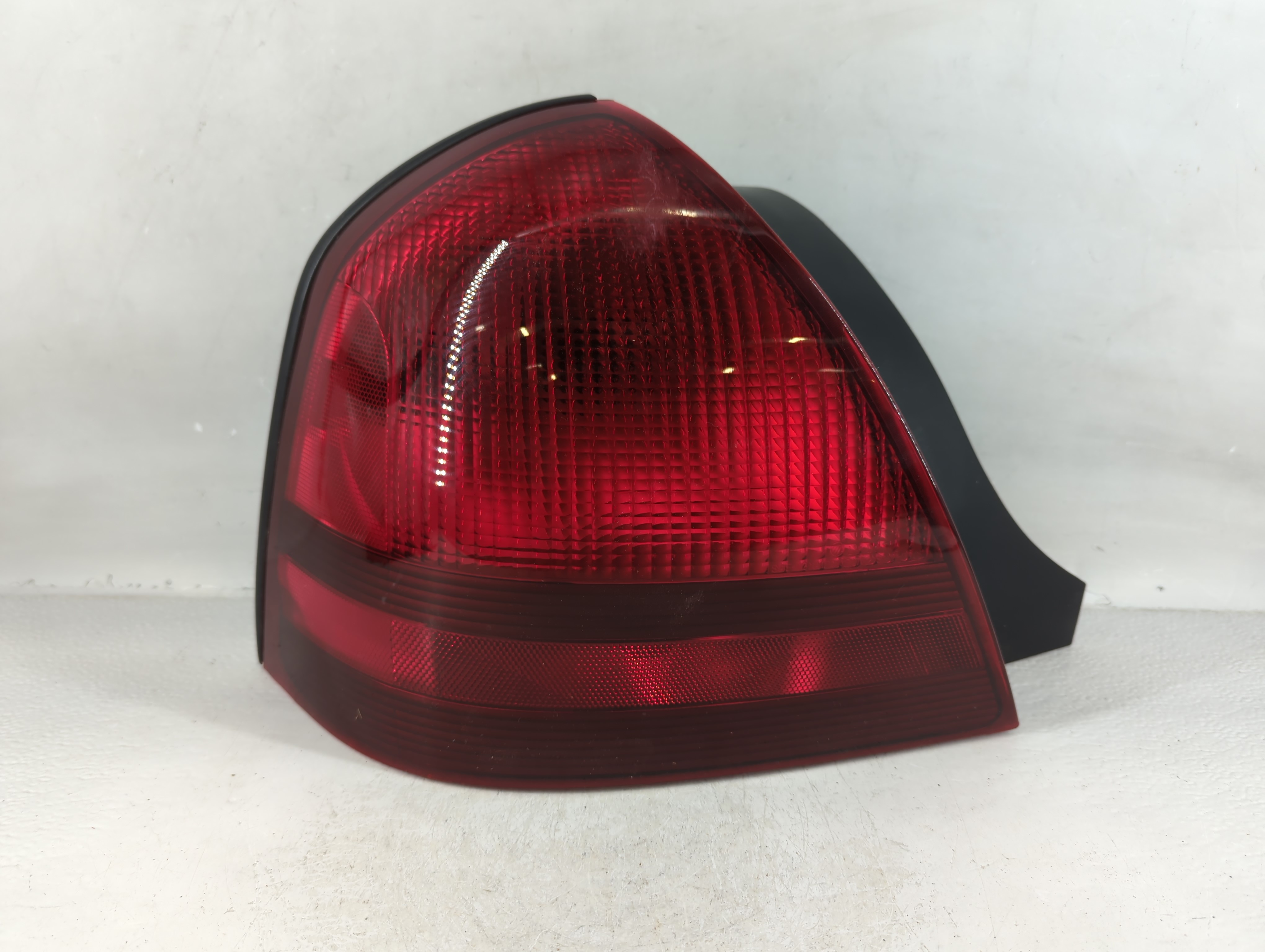 2003-2011 Mercury Grand Marquis Driver Left Side Tail Light Taillight Oem 785285 - Oemusedautoparts1.com