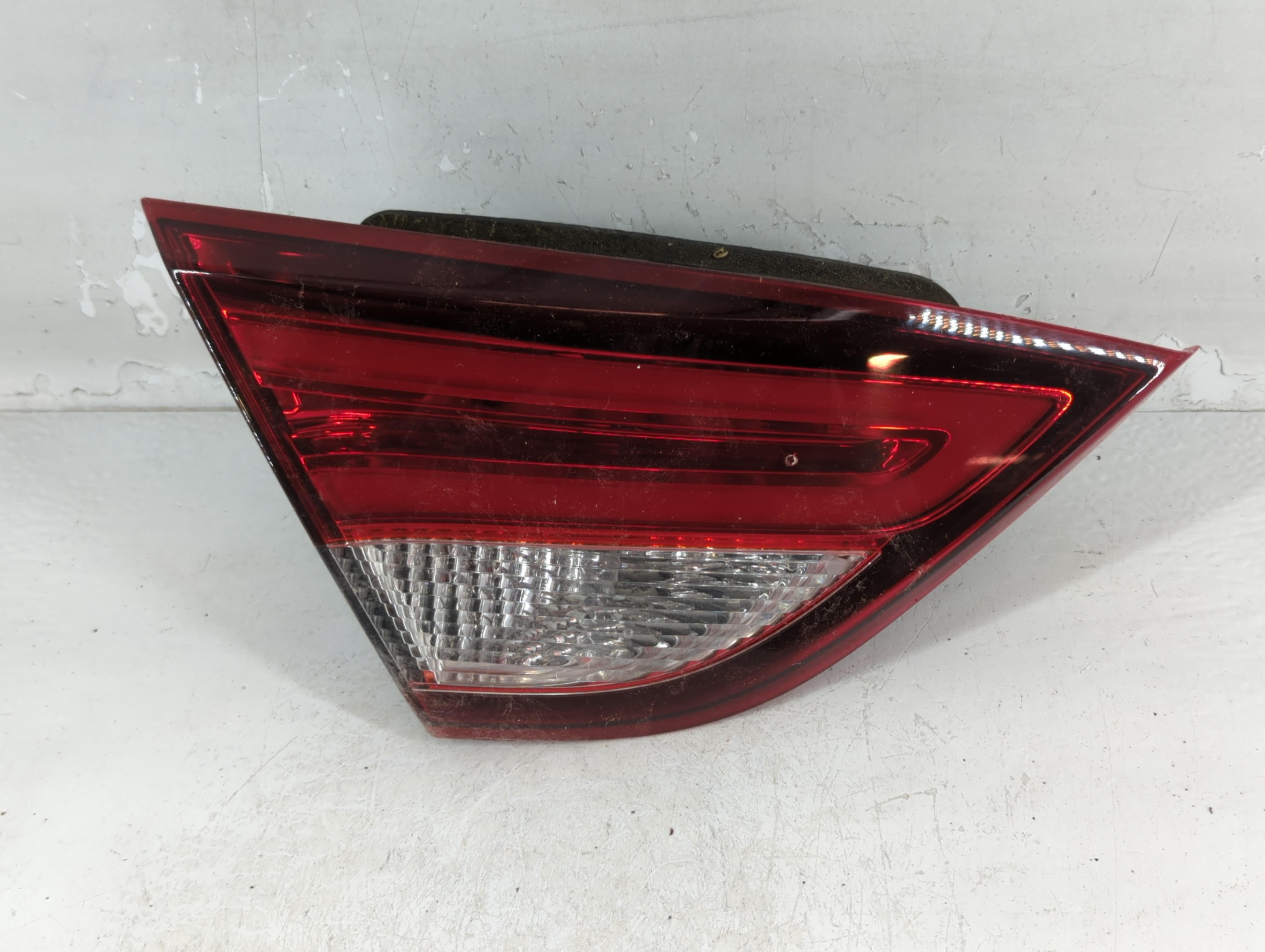 Picture of 2017-2017 Chrysler 200 Passenger Right Side Tail Light Taillight Oem 785312