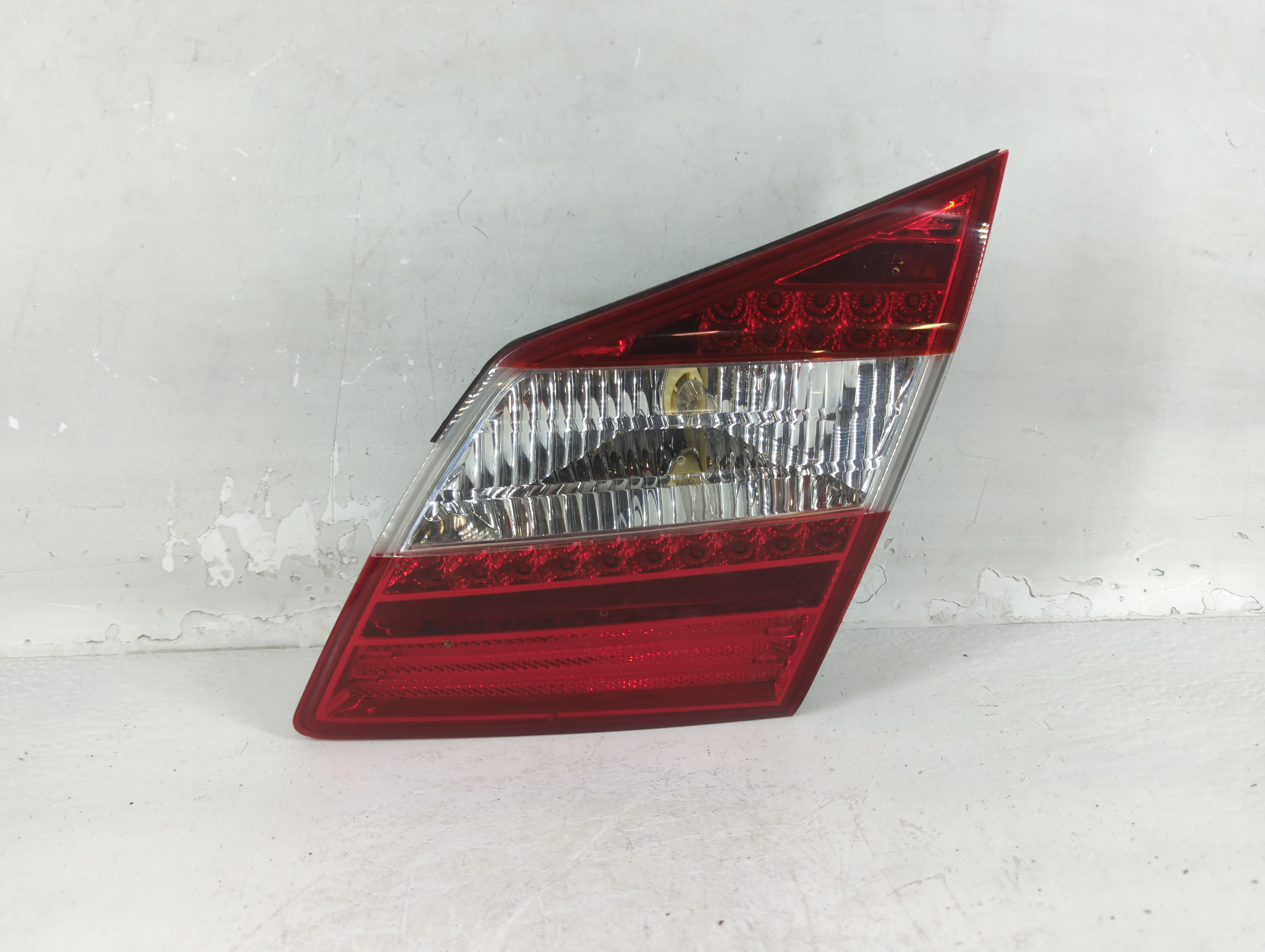 Picture of 2012-2014 Hyundai Genesis Passenger Right Side Tail Light Taillight Oem 785313
