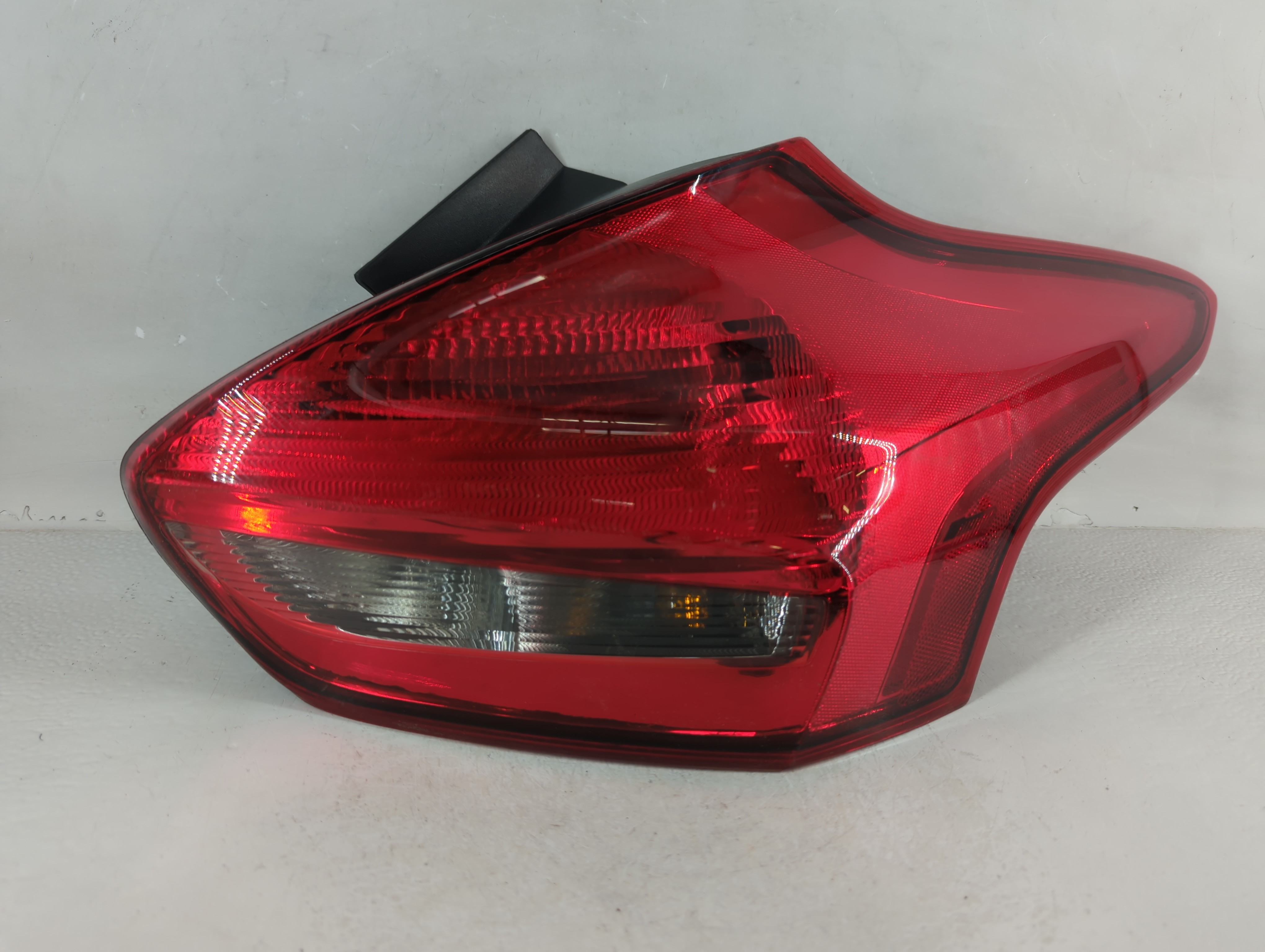 2015-2018 Ford Focus Passenger Right Side Tail Light Taillight Oem 785332 - Oemusedautoparts1.com