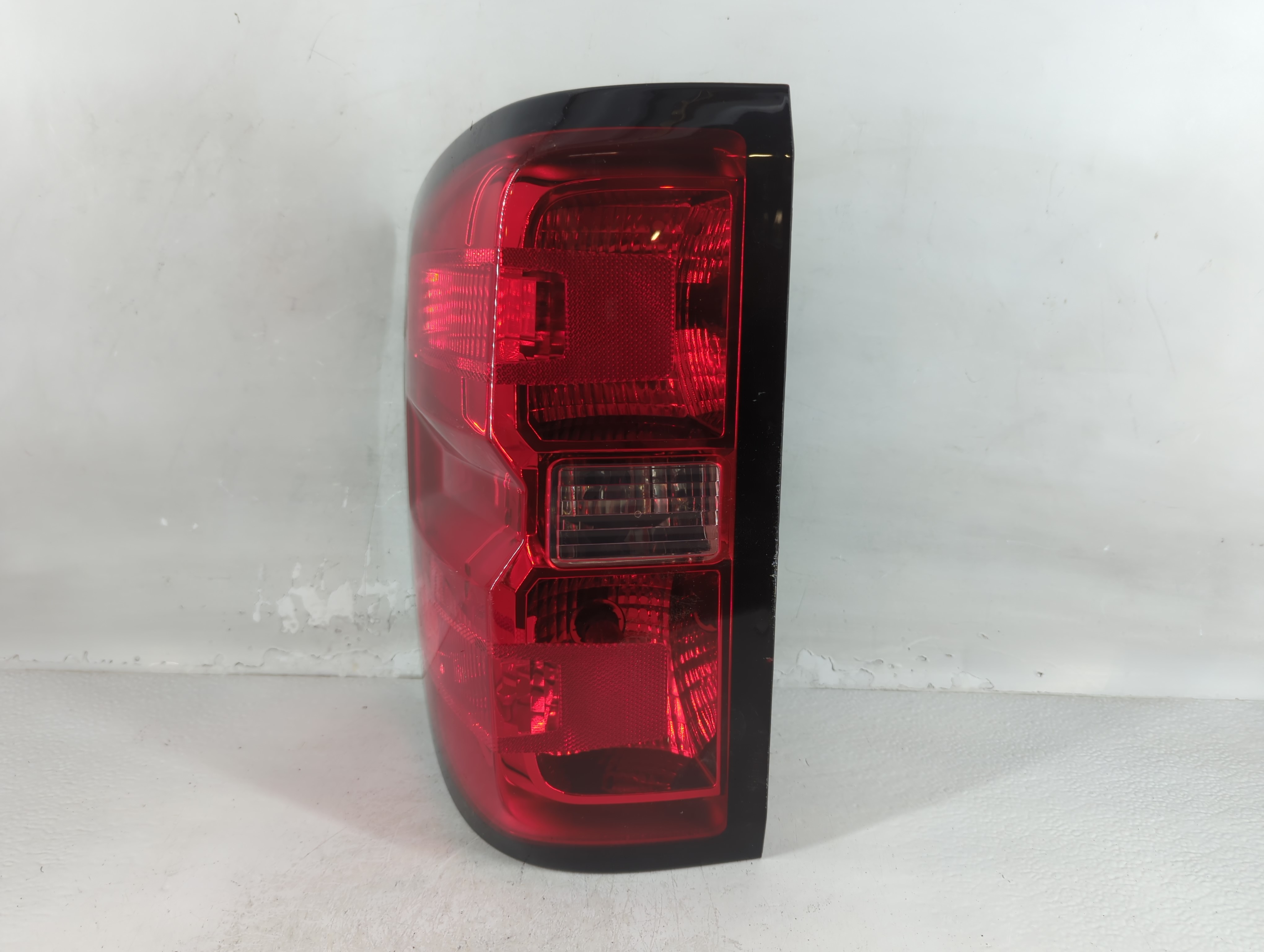 2019 Chevrolet Silverado 1500 Driver Left Side Tail Light Taillight Oem 785335 - Oemusedautoparts1.com