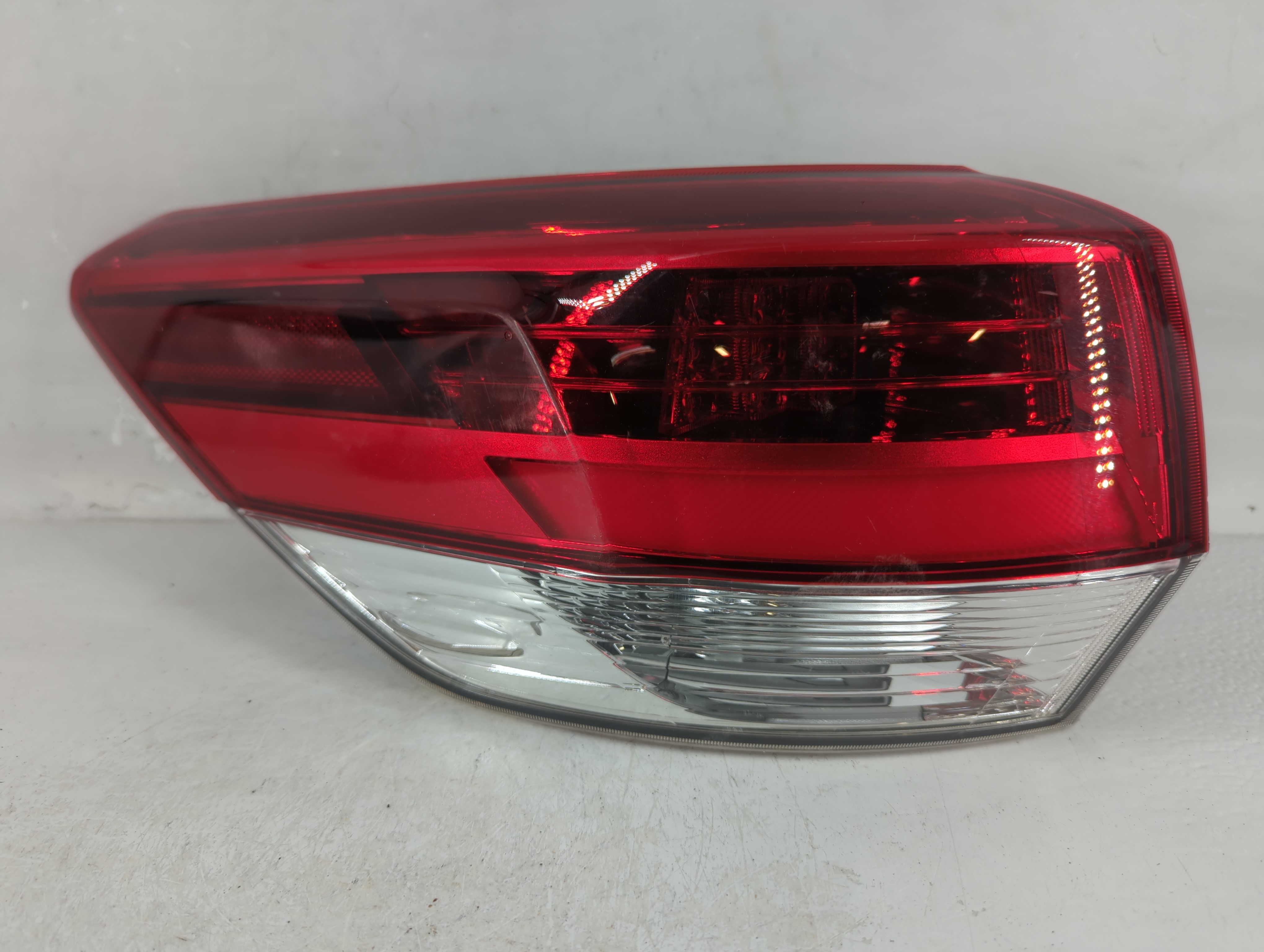 Picture of 2018 Toyota Highlander Driver Left Side Tail Light Taillight Oem 785337