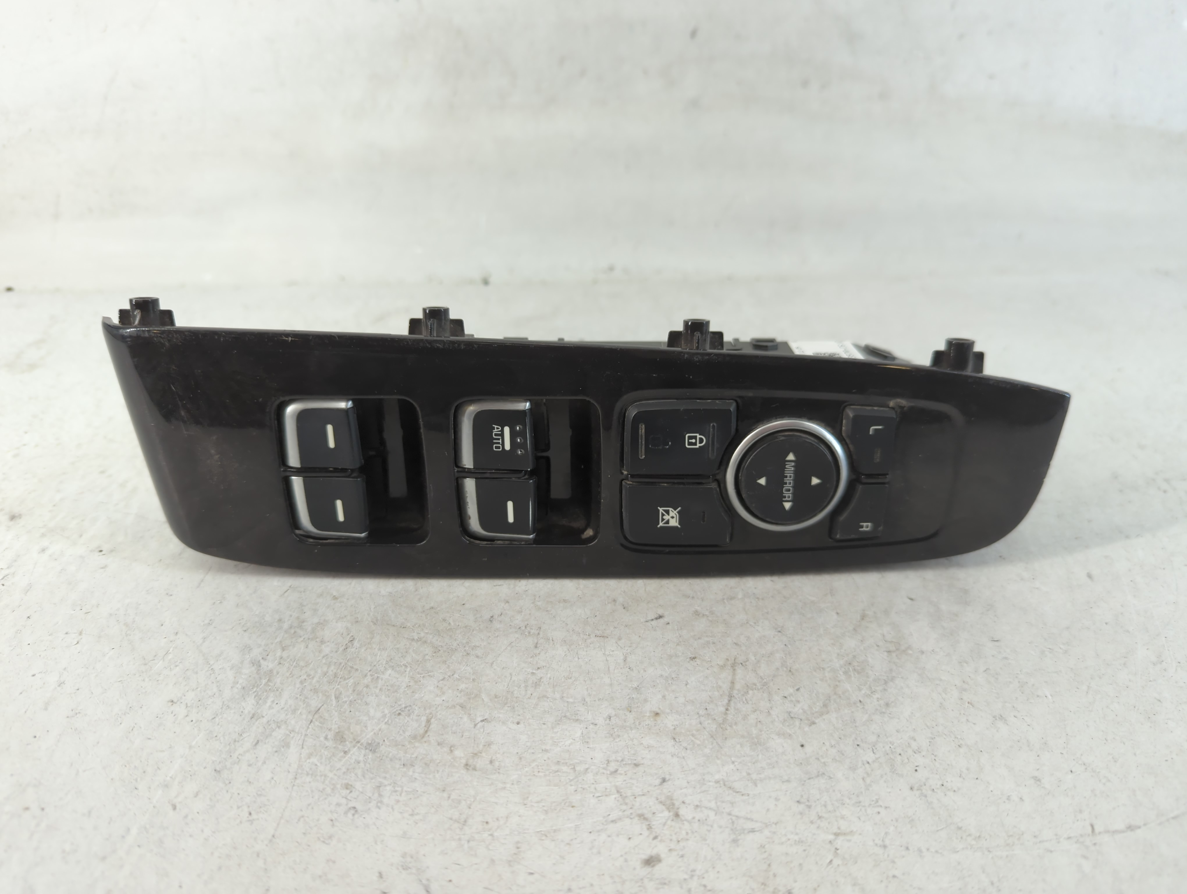 2017-2022 Chrysler Pacifica Driver Left Door Master Power Window Switch 785348 - Oemusedautoparts1.com