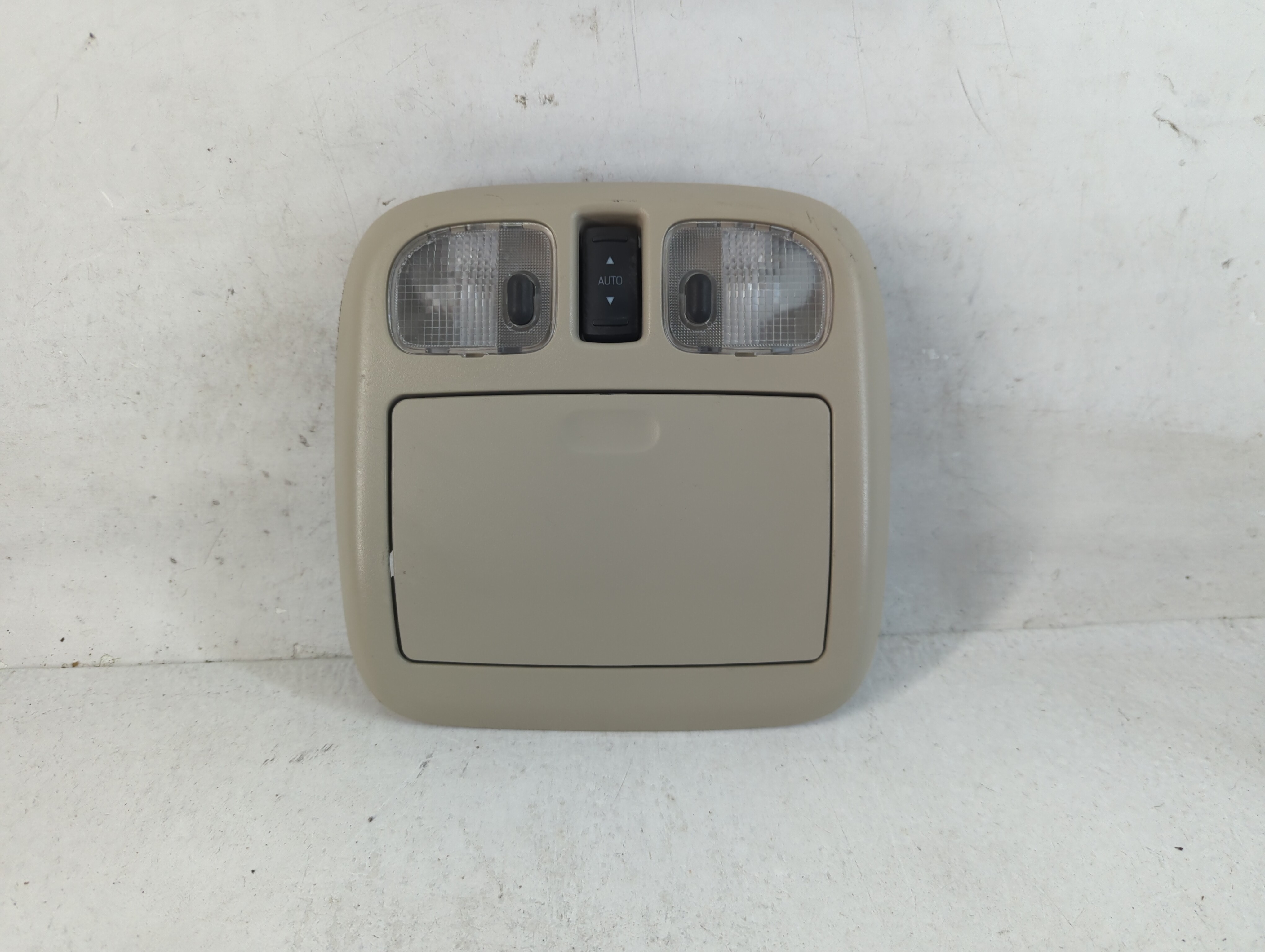 2011 Ford Fusion Overhead Roof Console 785396 - Oemusedautoparts1.com