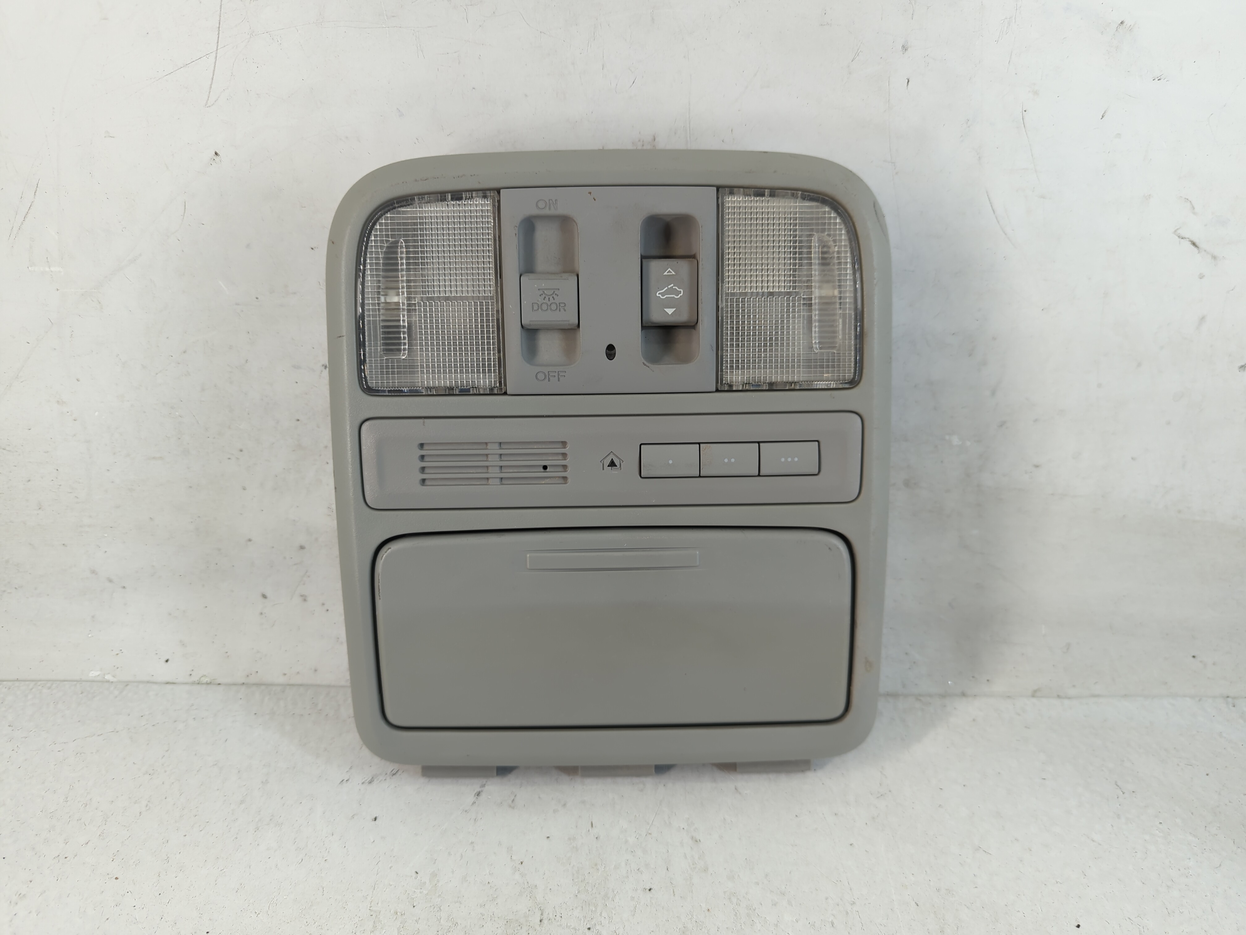 2009 Honda Pilot Overhead Roof Console 785398 - Oemusedautoparts1.com