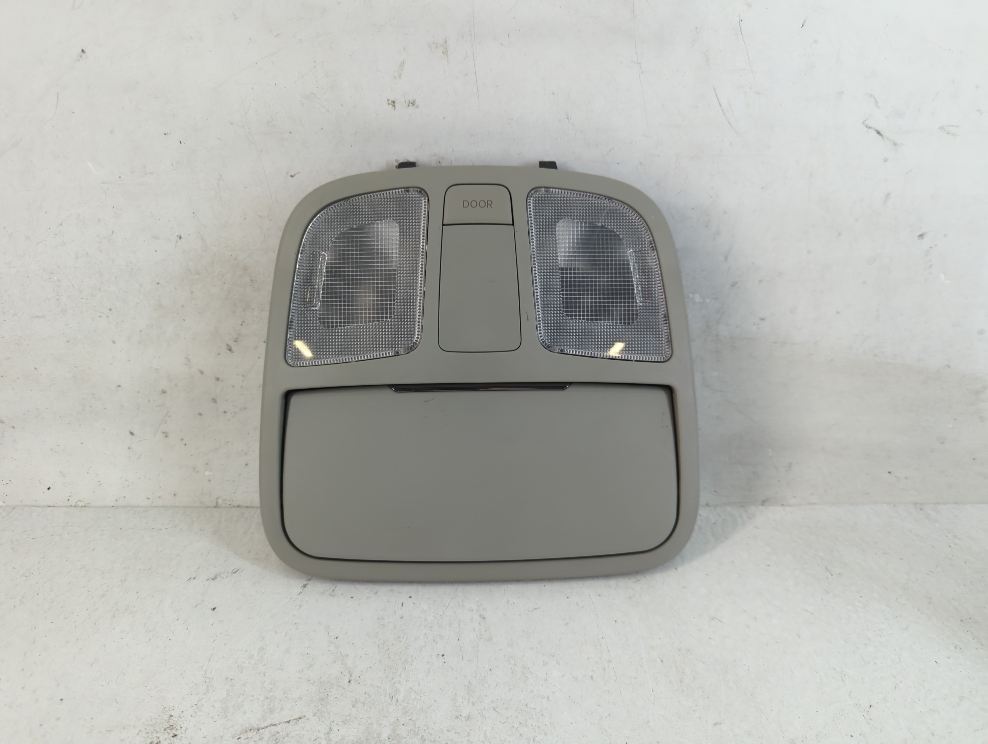2010 Hyundai Genesis Overhead Roof Console 785400 - Oemusedautoparts1.com