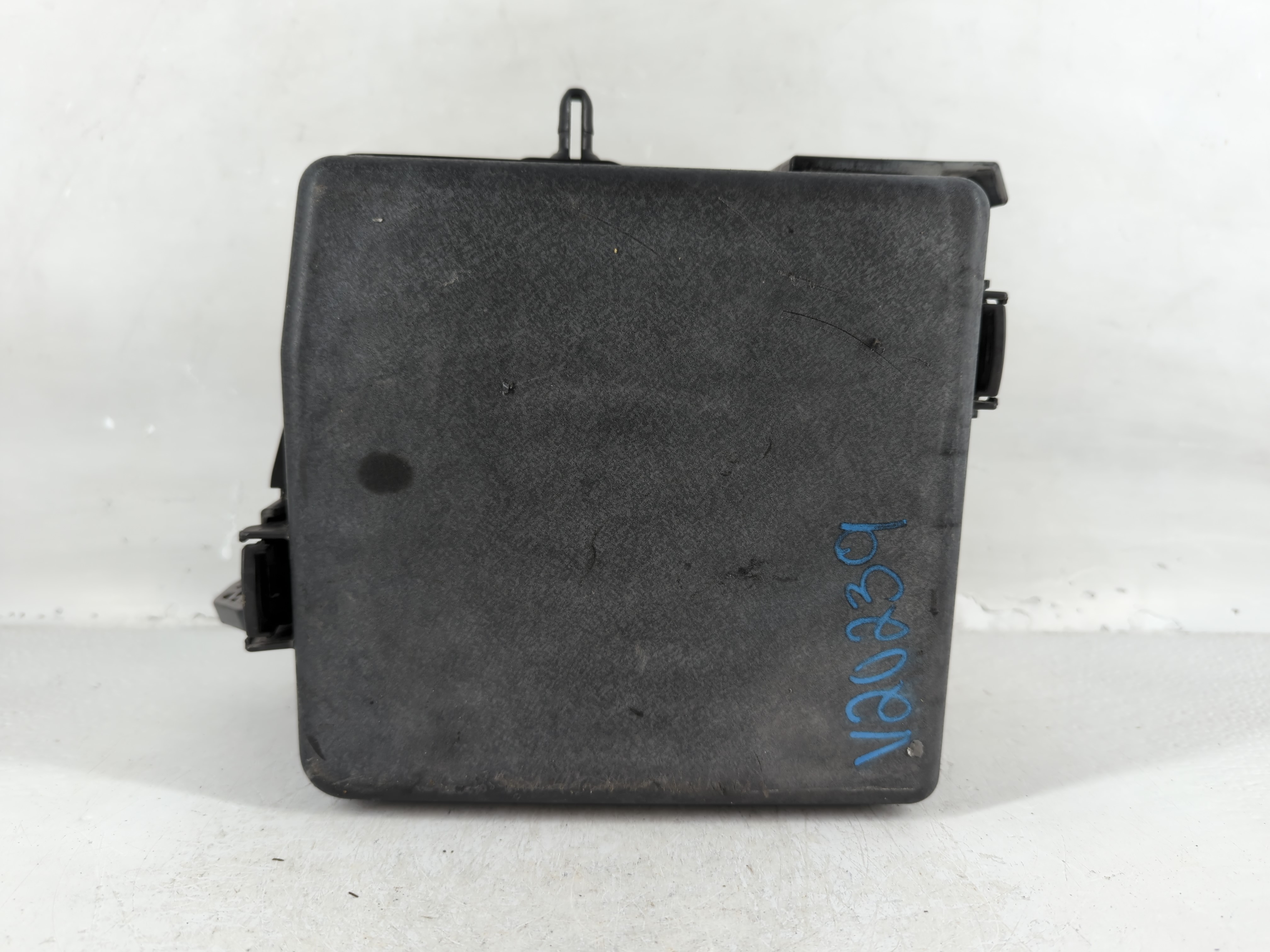 Picture of 2015-2018 Kia Sedona Fusebox Fuse Box Relay Module H72303b|91218 A9102 785429