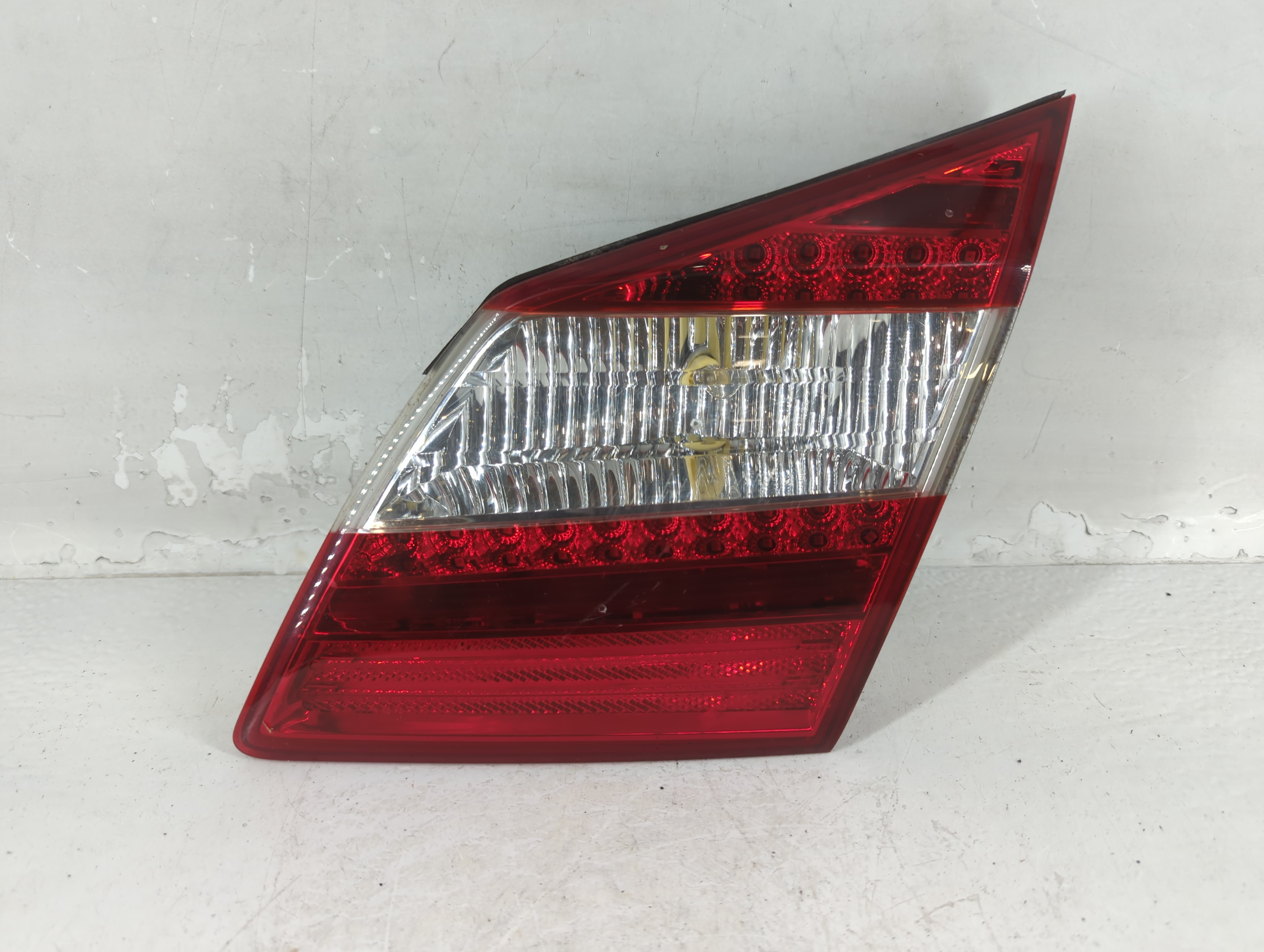 Picture of 2012-2014 Hyundai Genesis Passenger Right Side Tail Light Taillight Oem 785445