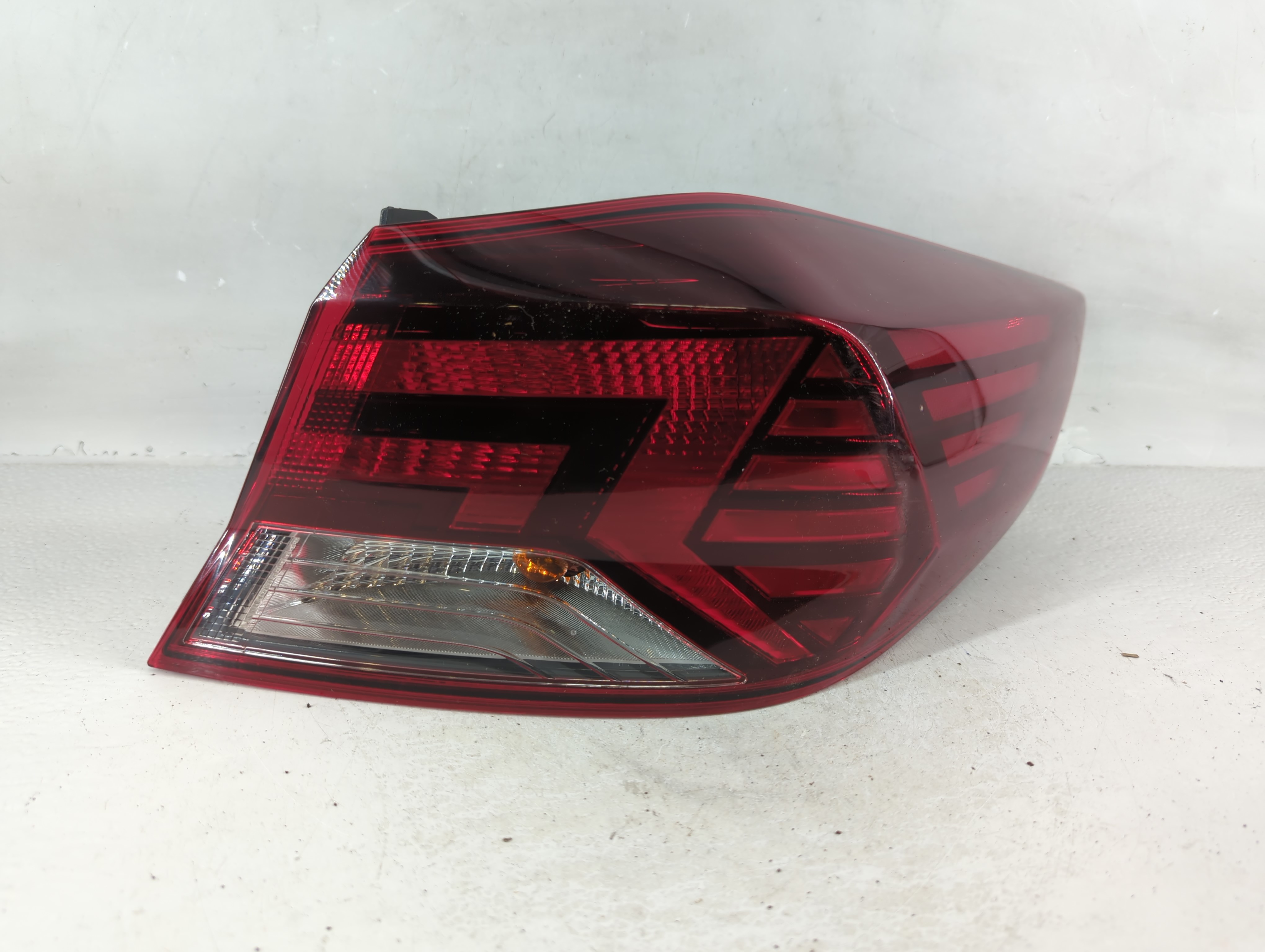 2019-2020 Hyundai Elantra Passenger Right Side Tail Light Taillight Oem 785463 - Oemusedautoparts1.com
