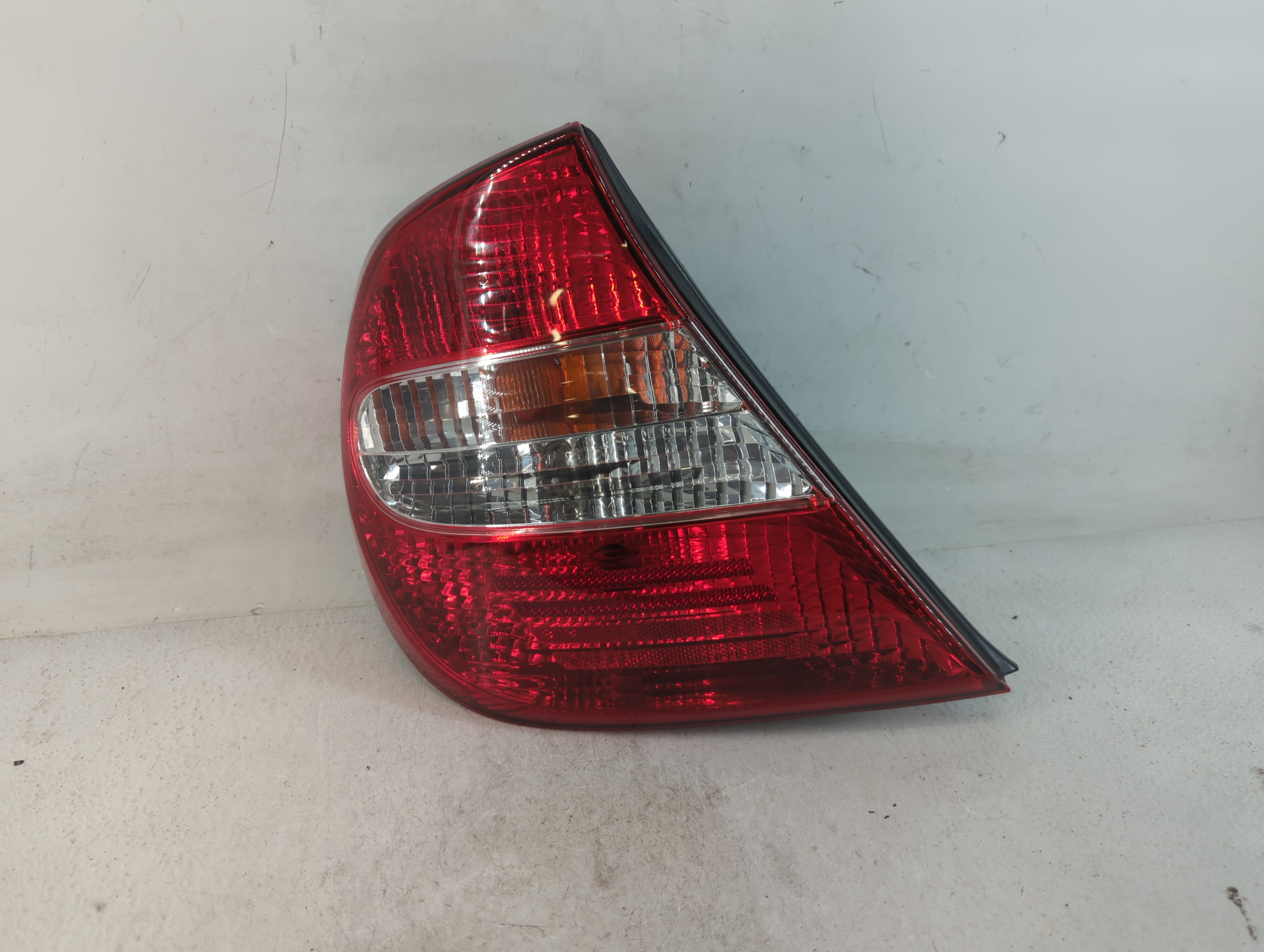 2002-2004 Toyota Camry Driver Left Side Tail Light Taillight Oem 785499 - Oemusedautoparts1.com