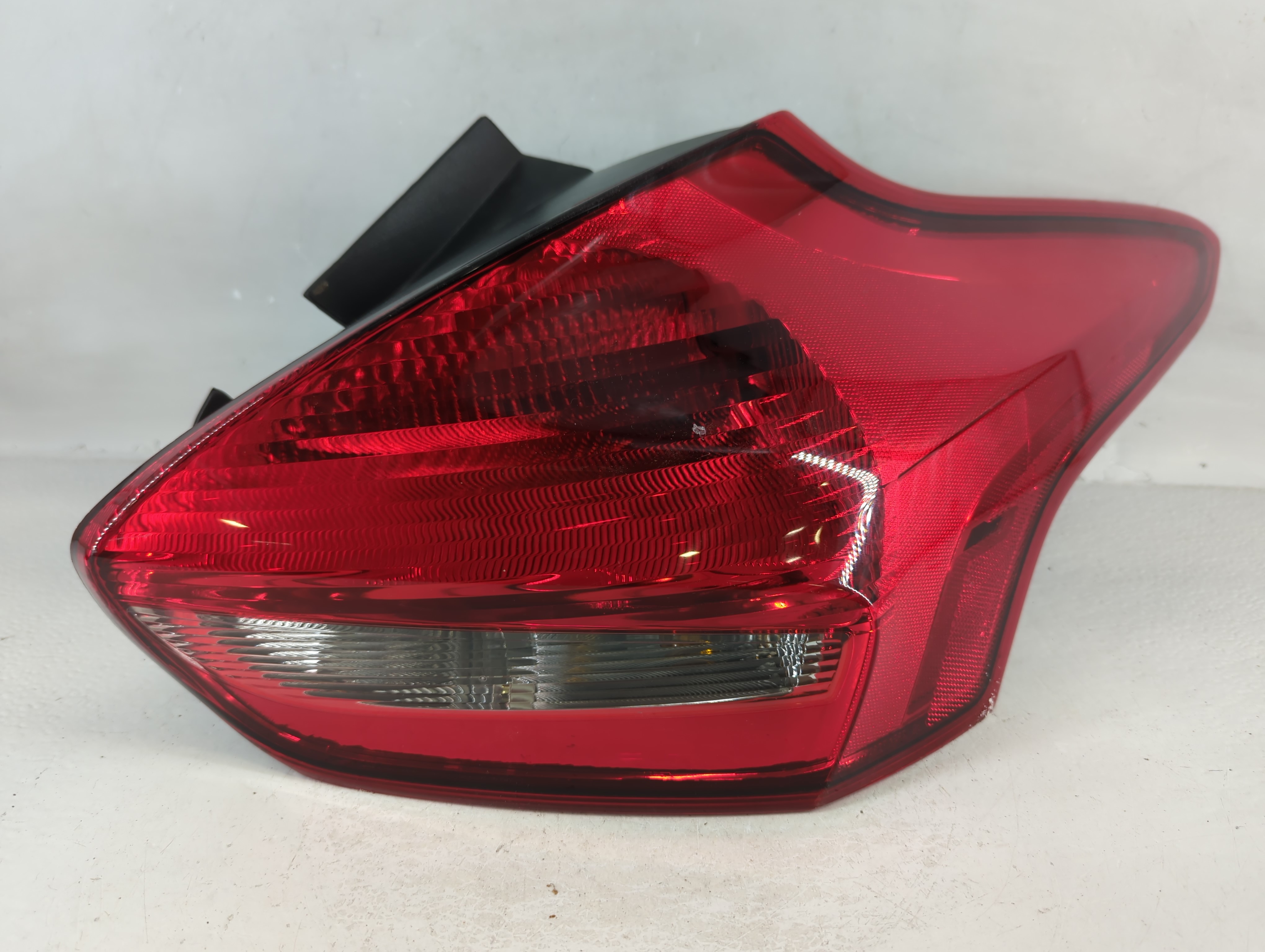 2015-2018 Ford Focus Passenger Right Side Tail Light Taillight Oem 785533 - Oemusedautoparts1.com
