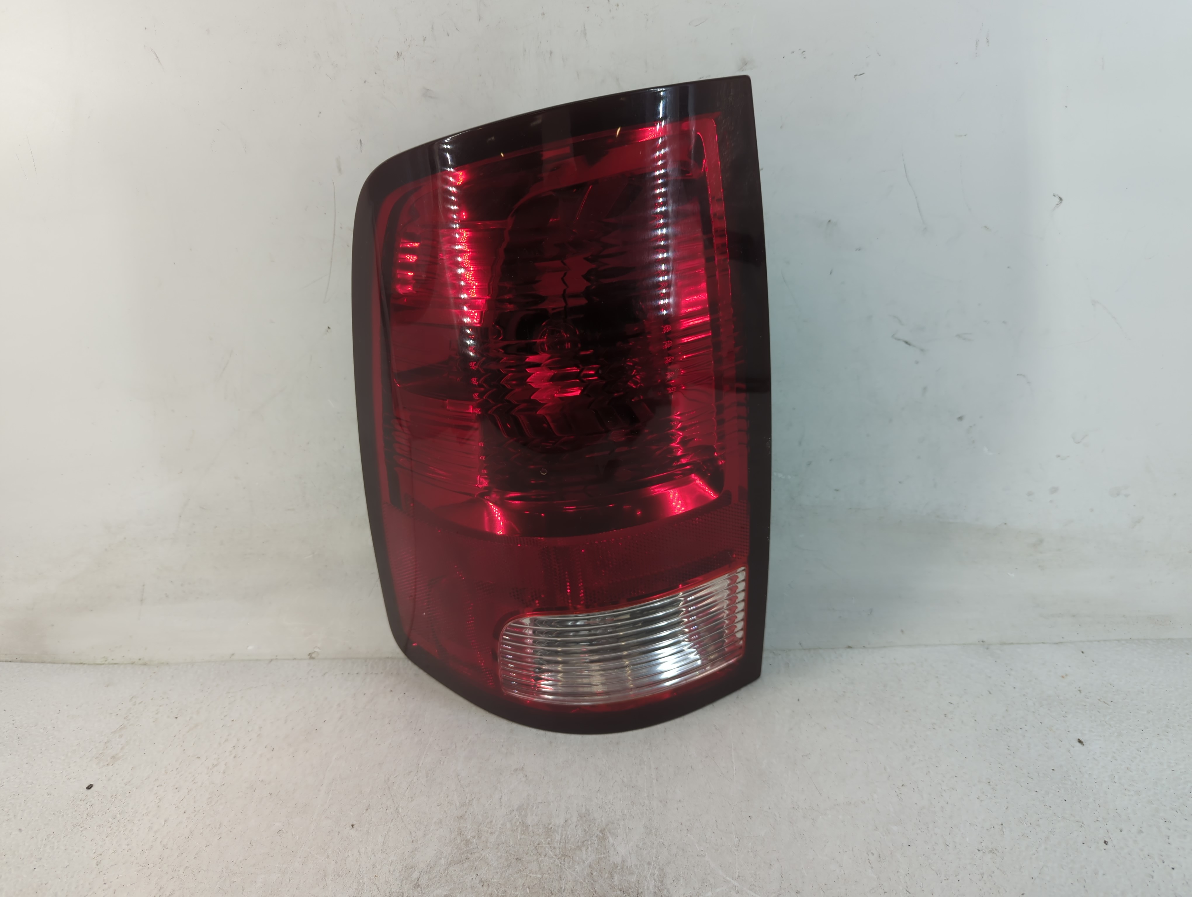 Picture of Dodge Ram 1500 Driver Left Side Tail Light Taillight Oem 785543