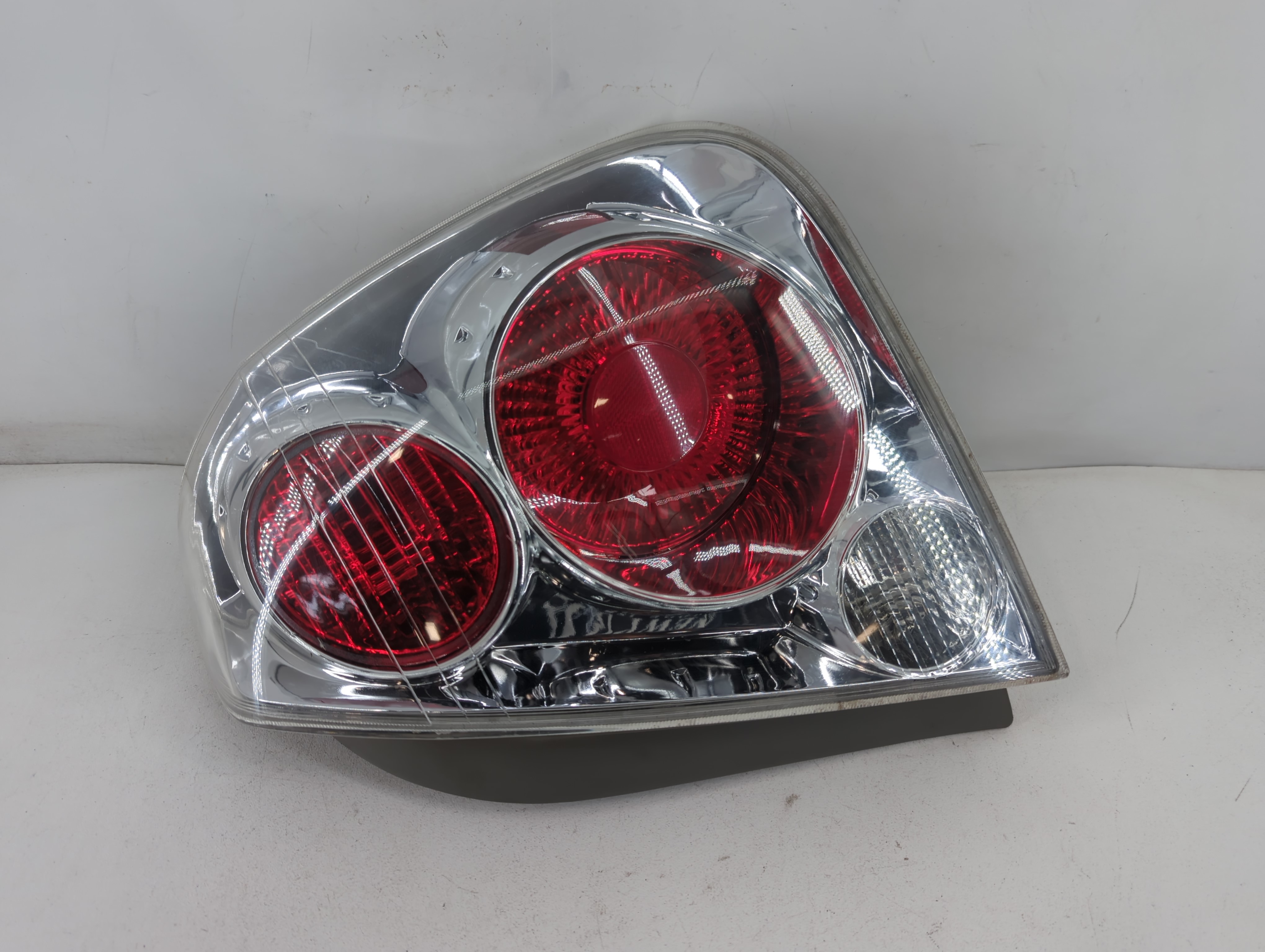 2005-2006 Nissan Altima Passenger Right Side Tail Light Taillight Oem 785546 - Oemusedautoparts1.com