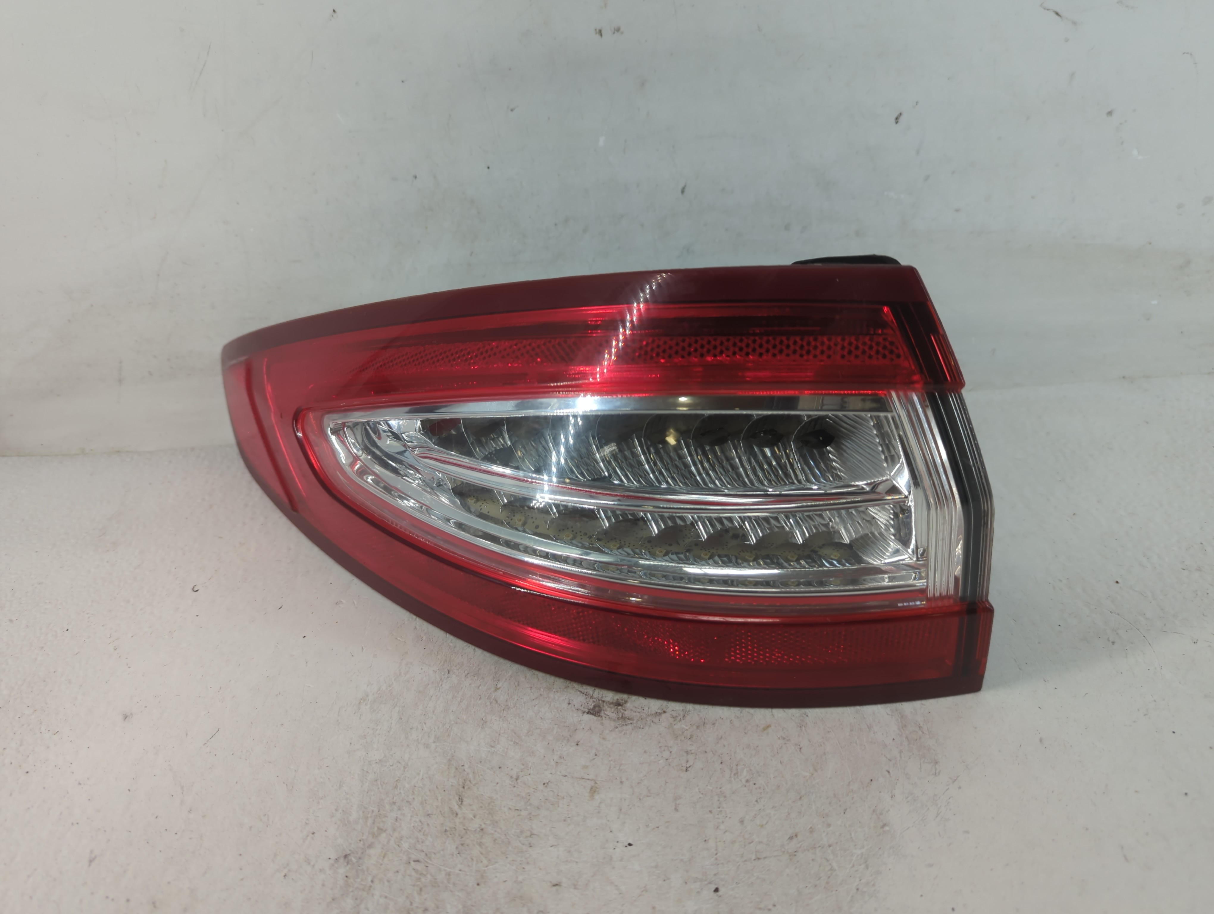 2013-2016 Ford Fusion Driver Left Side Tail Light Taillight Oem 785984 - Oemusedautoparts1.com