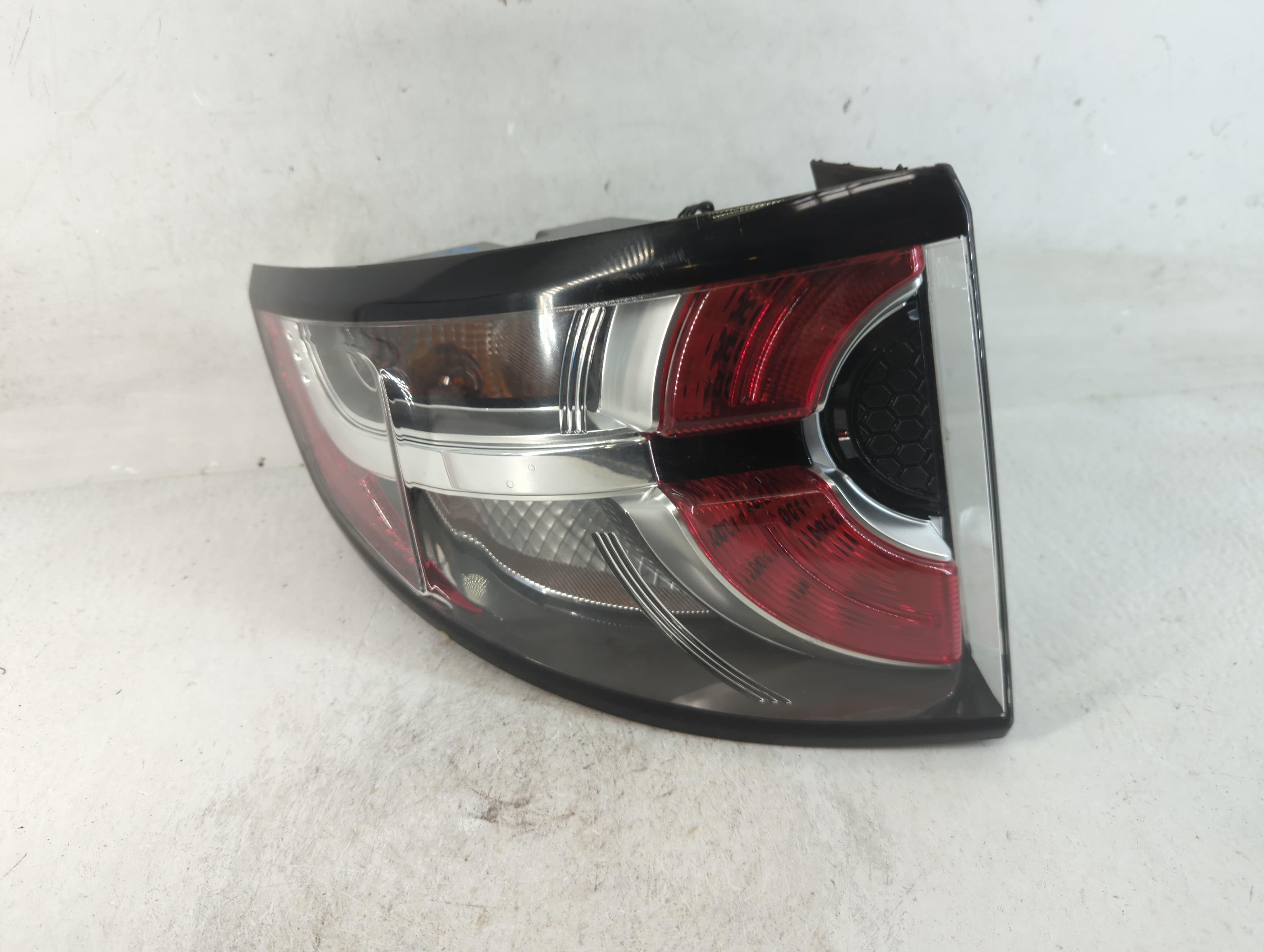 Land Rover Land Rover Driver Left Side Tail Light Taillight Oem 786008 - Oemusedautoparts1.com