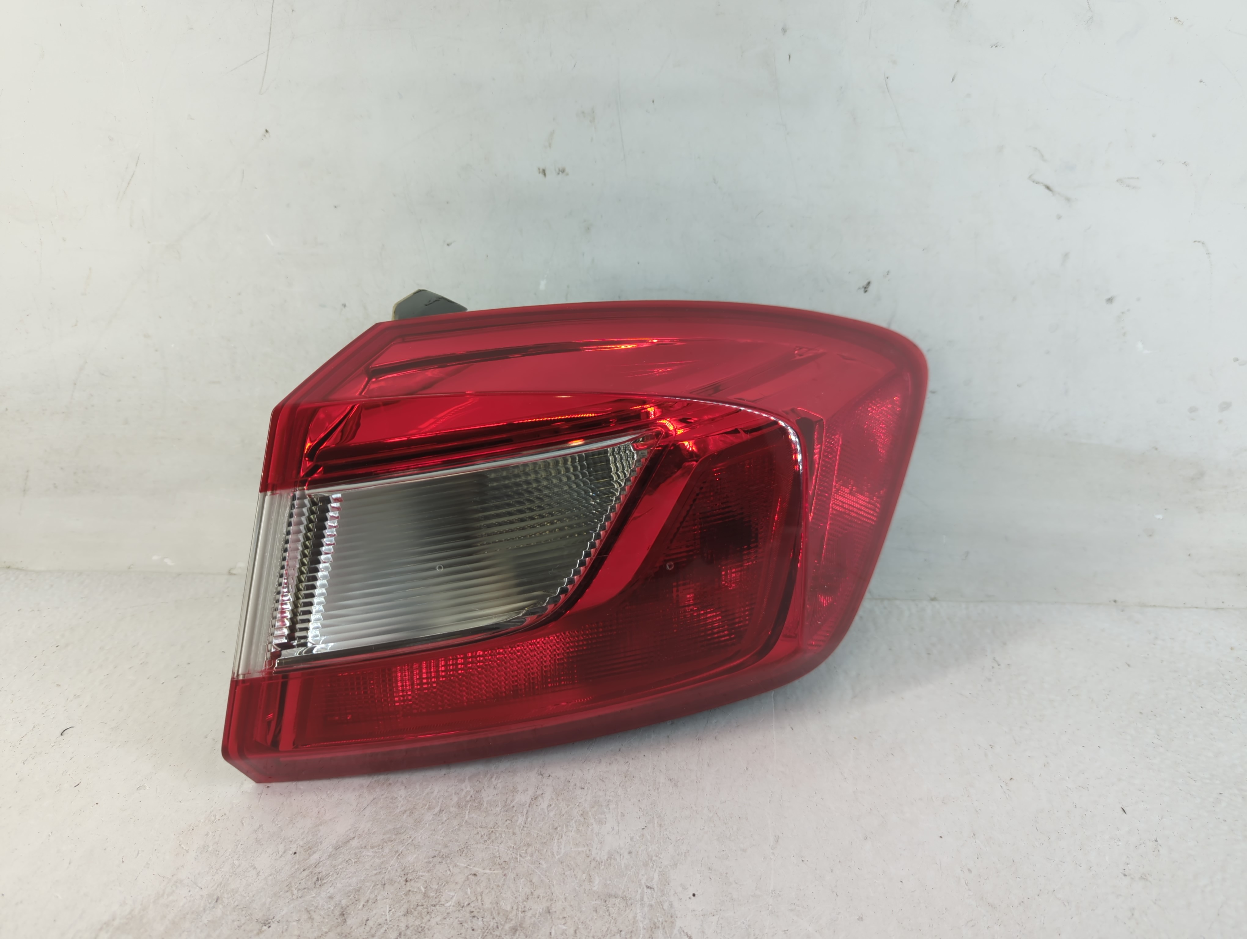 2017-2017 Chevrolet Cruze Passenger Right Side Tail Light Taillight Oem 786143 - Oemusedautoparts1.com